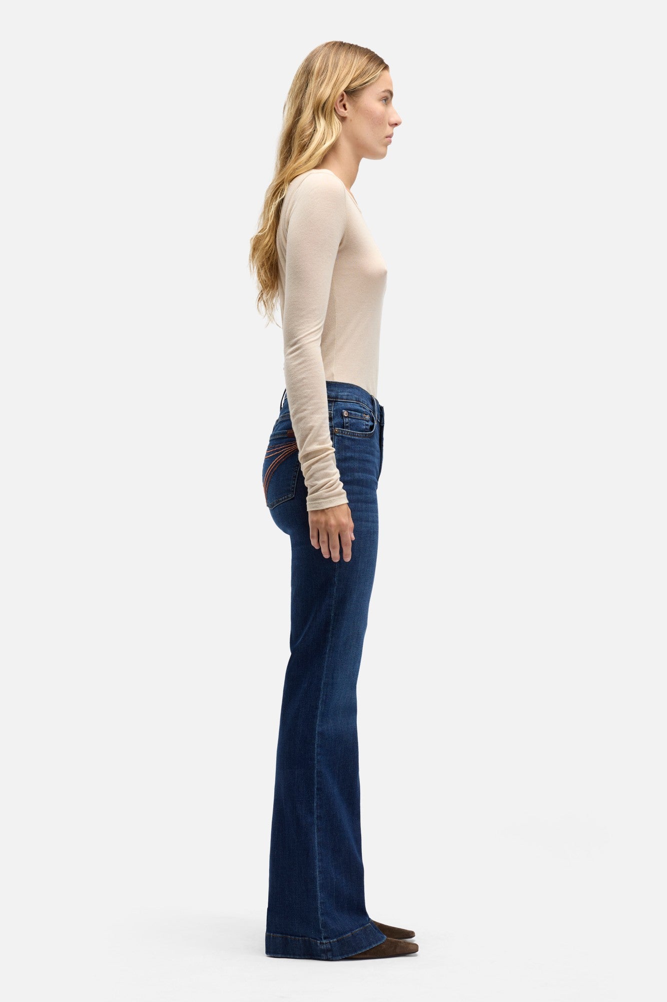 7-for-all-mankind-slim-illusion-dojo-rebellion-damen-flare-jeans image 6