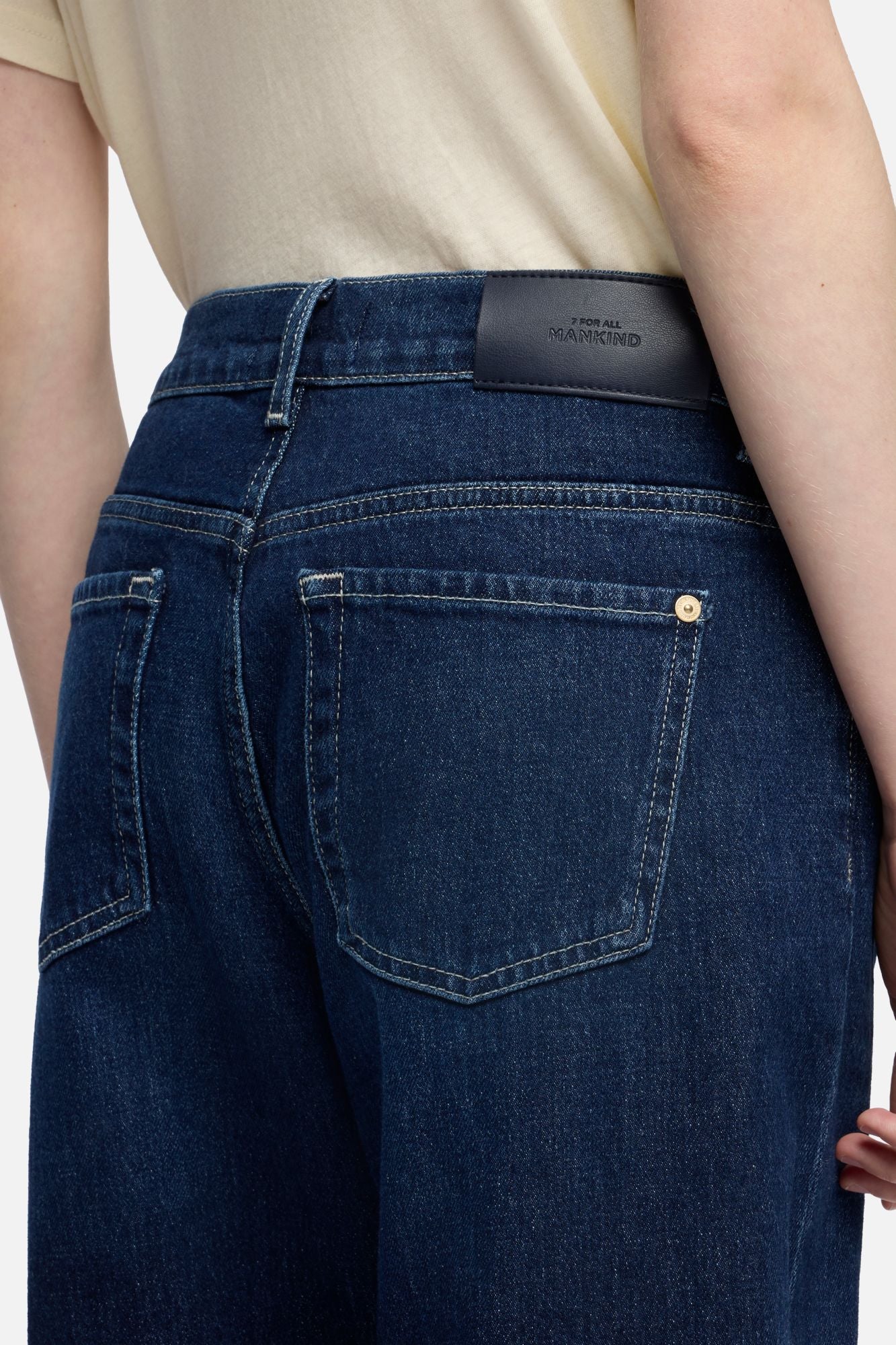7-for-all-mankind-tailorless-tess-trouser-jeans-in-oceandrift image 4