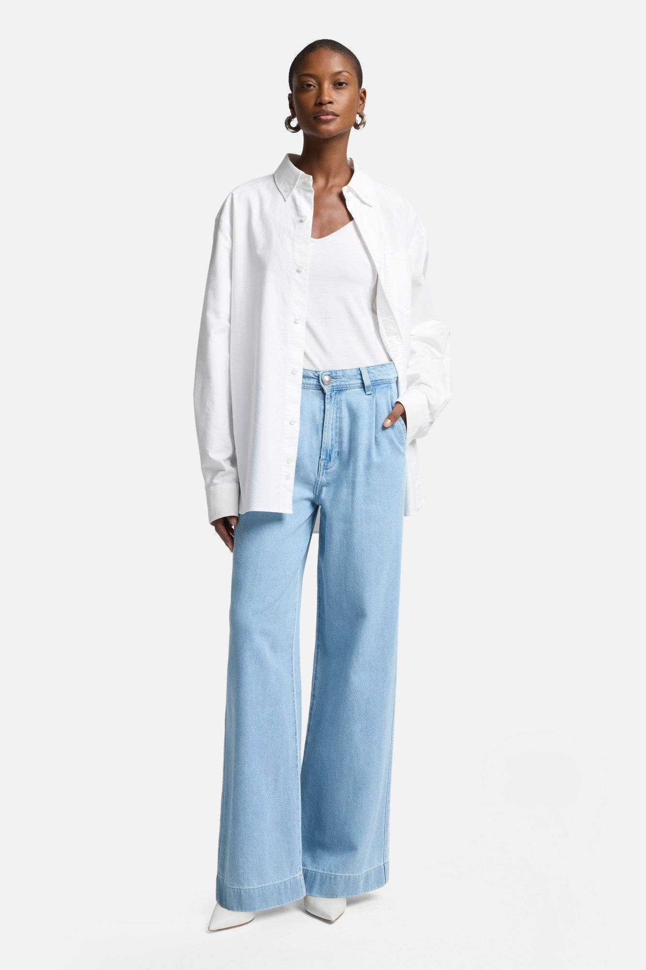 7-for-all-mankind-weightless-pleated-denim-trouser-hana-damen image 2