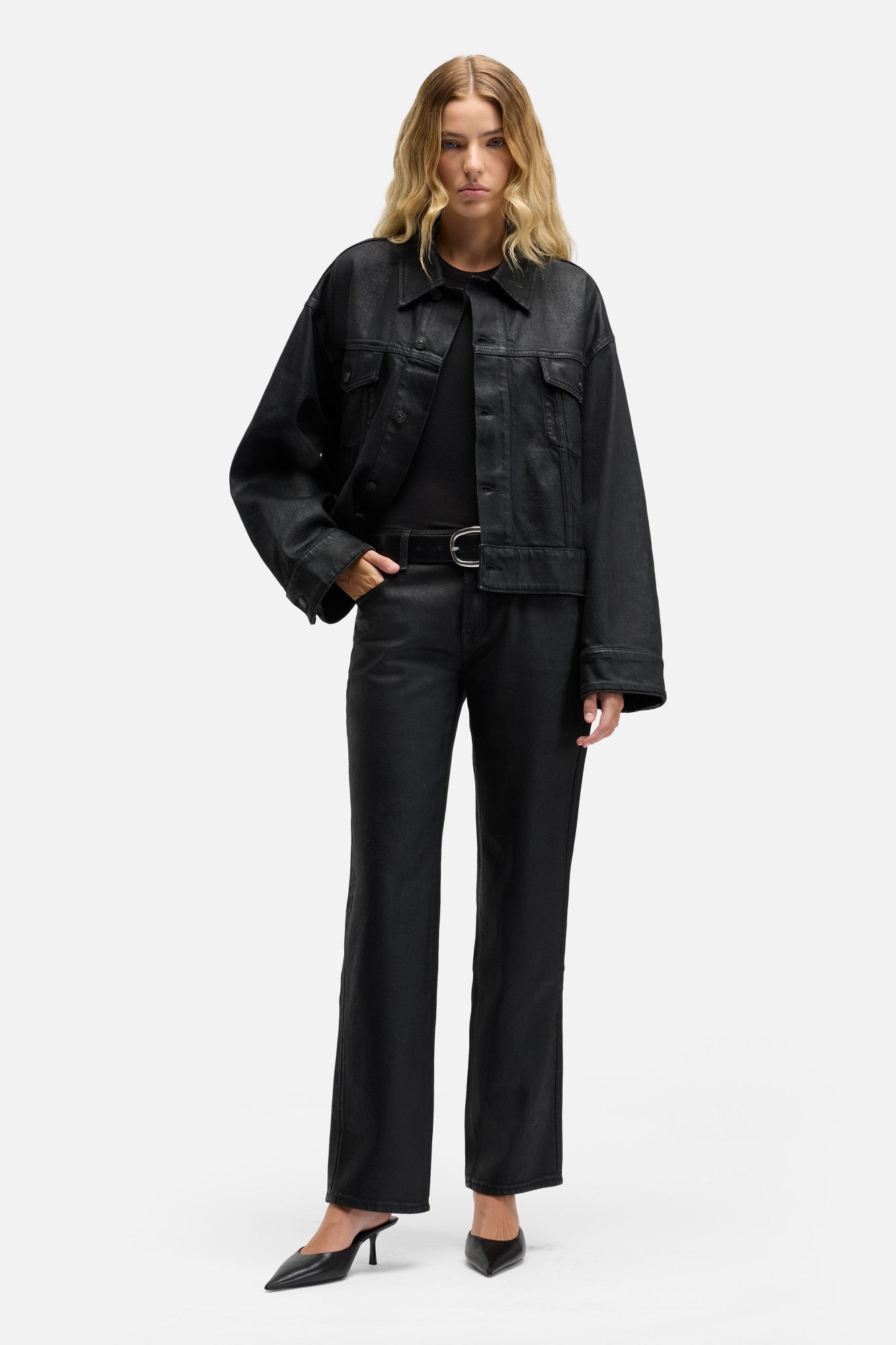 7-for-all-mankind-oli-cropped-trucker-jacket-coated-blackcat image 2