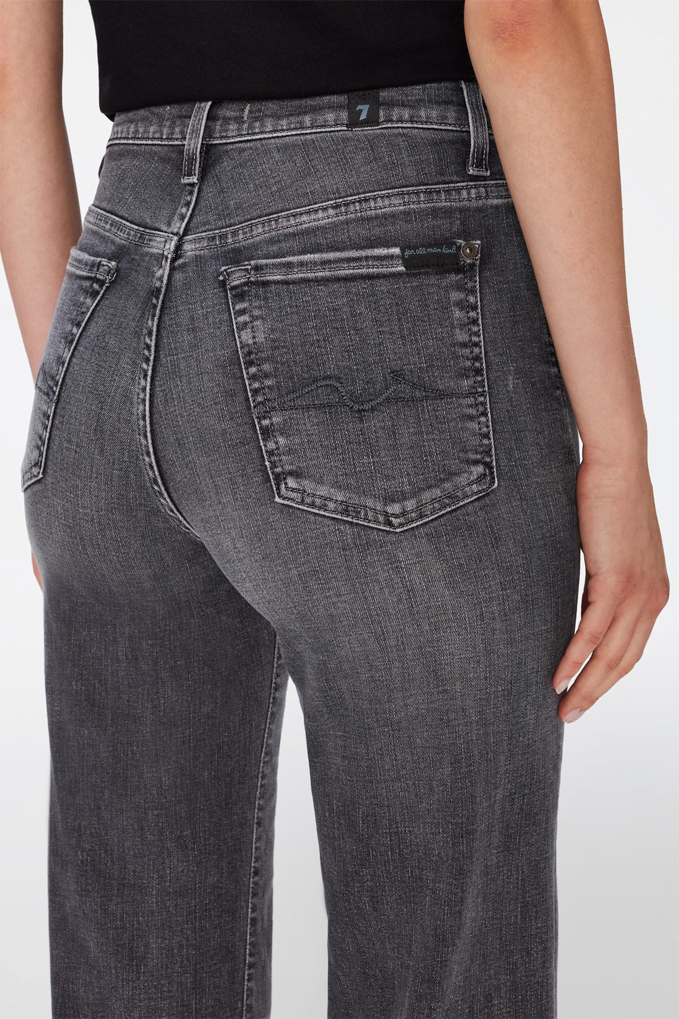 7-for-all-mankind-modern-dojo-flare-jeans-in-slim-illusion-soho-grey image 7
