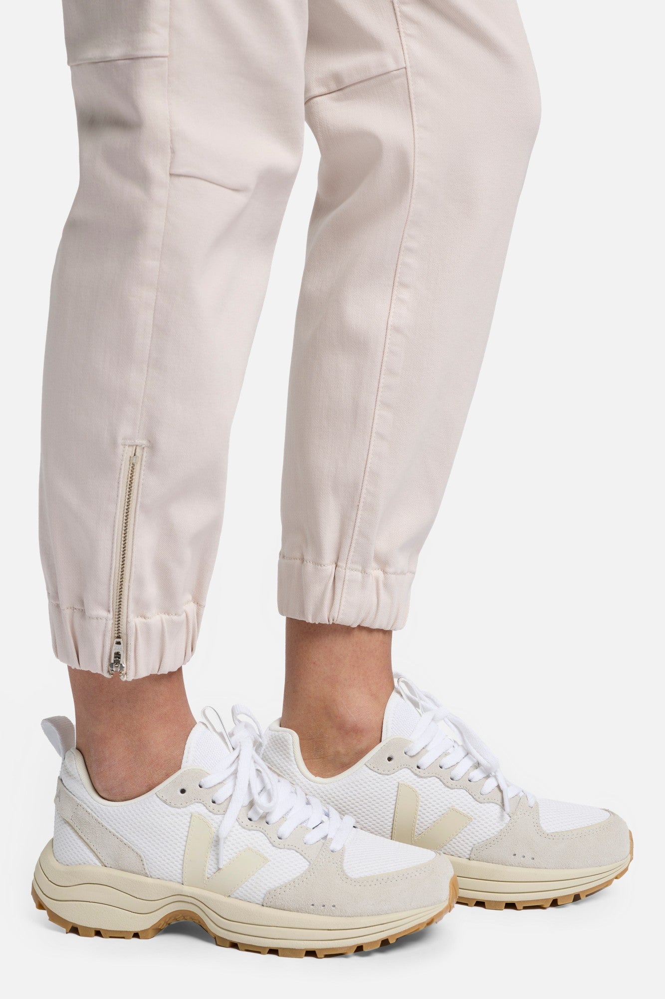 7-for-all-mankind-darted-boyfriend-jogger-hose-coated-vintage-white image 3