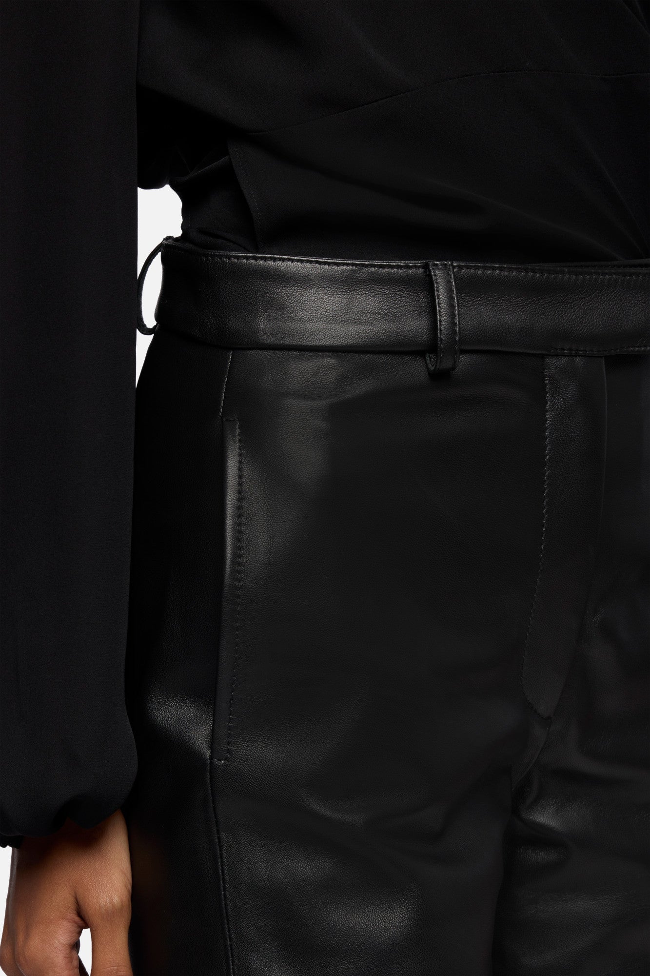 7-for-all-mankind-stovepipe-lederhose-black-high-waist image 4