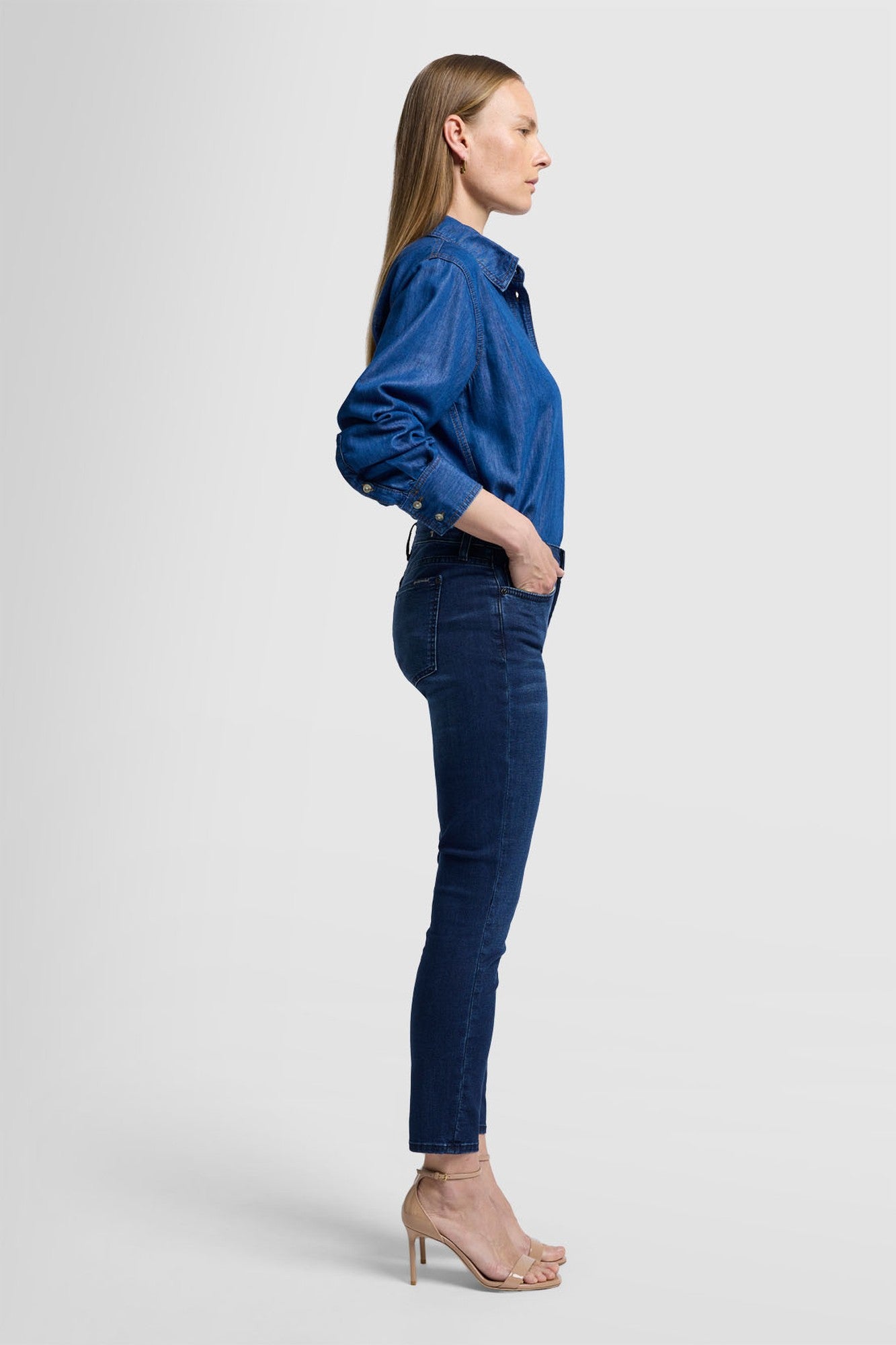 7-for-all-mankind-the-skinny-b-air-park-avenue-ankle-skinny-jeans image 6