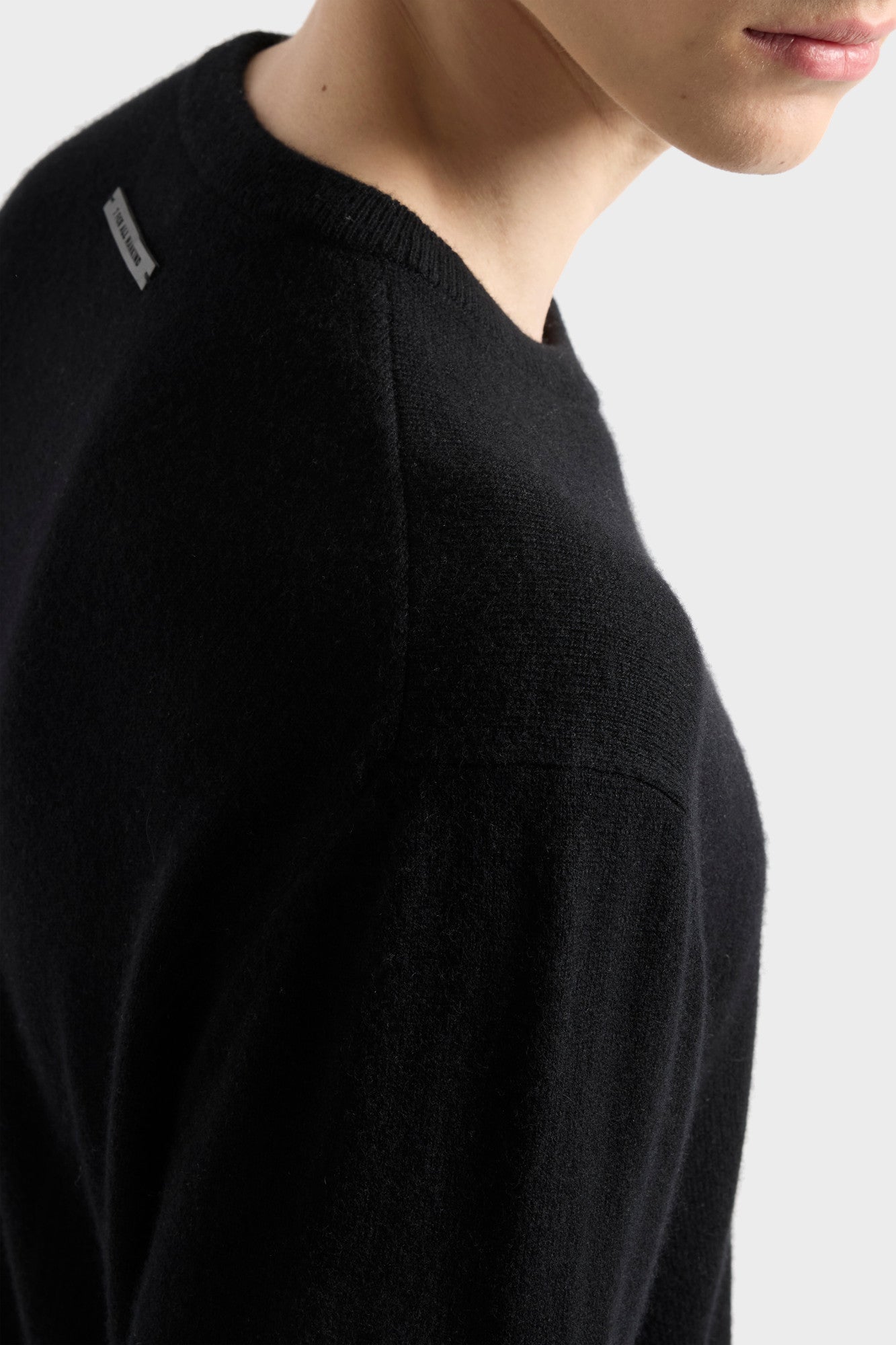 7-for-all-mankind-cashmere-crewneck-sweater-coal-herren-pullover image 6