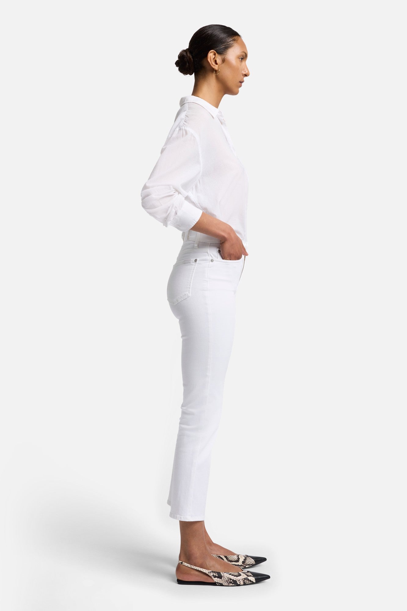 7-for-all-mankind-slim-illusion-high-waist-slim-kick-jeans-luxe-white image 5