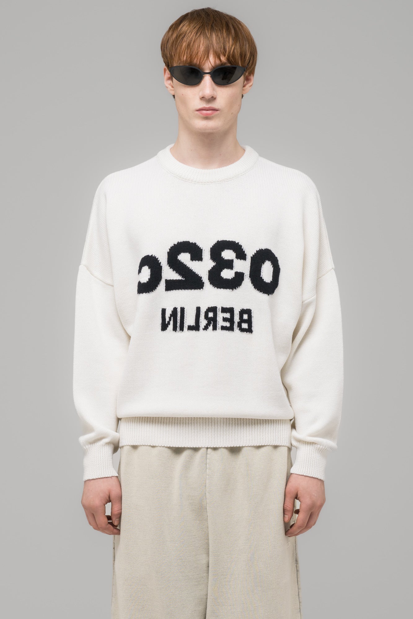032c-selfie-sweater-white-black-relaxed-fit-merino-strickpullover image 3
