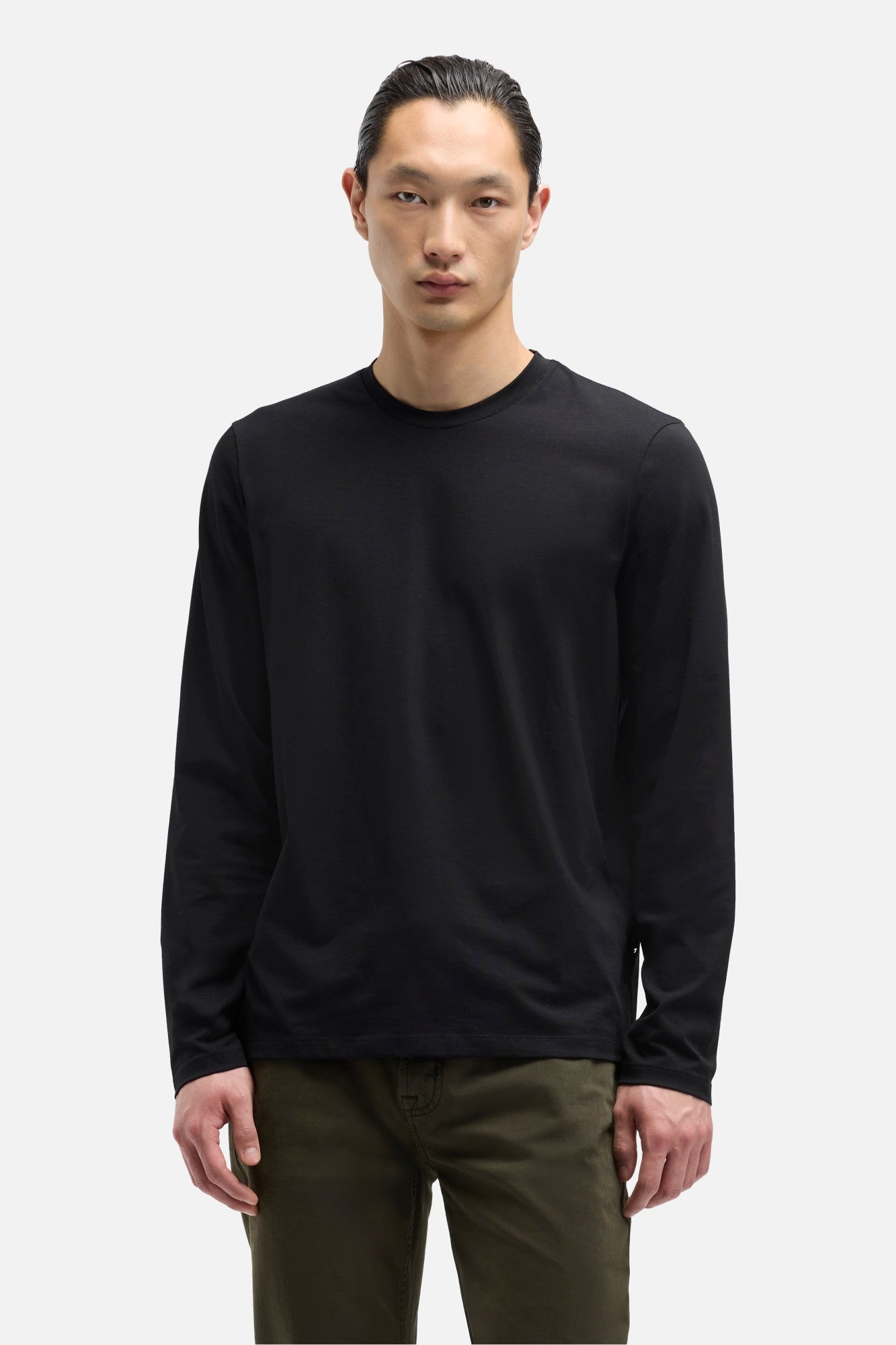 7-for-all-mankind-luxe-performance-long-sleeve-tee-in-black image 3