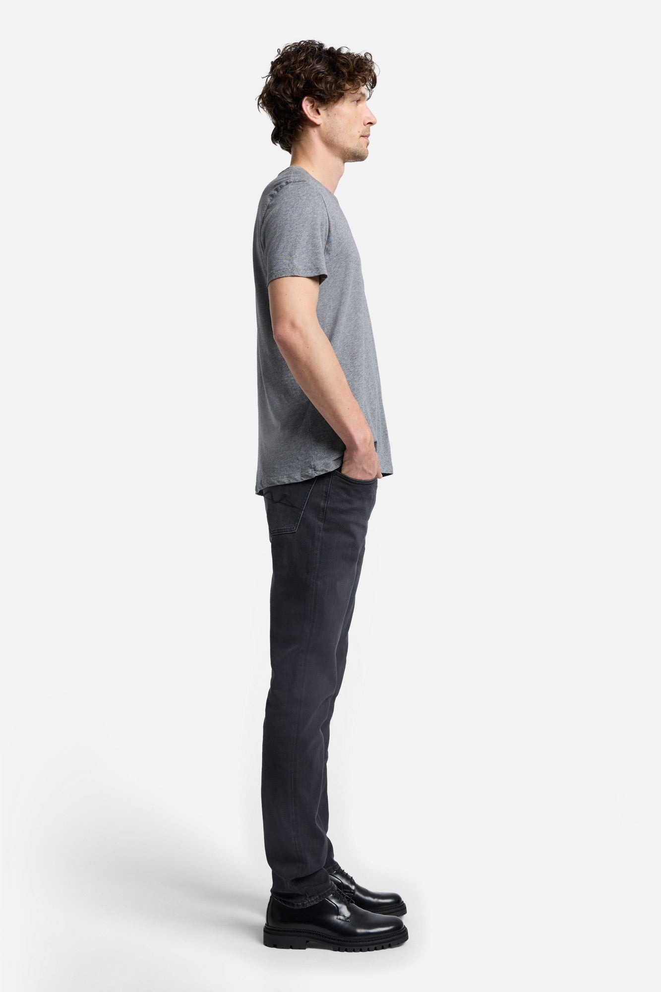 7-for-all-mankind-featherweight-cotton-tee-in-heather-grey image 5