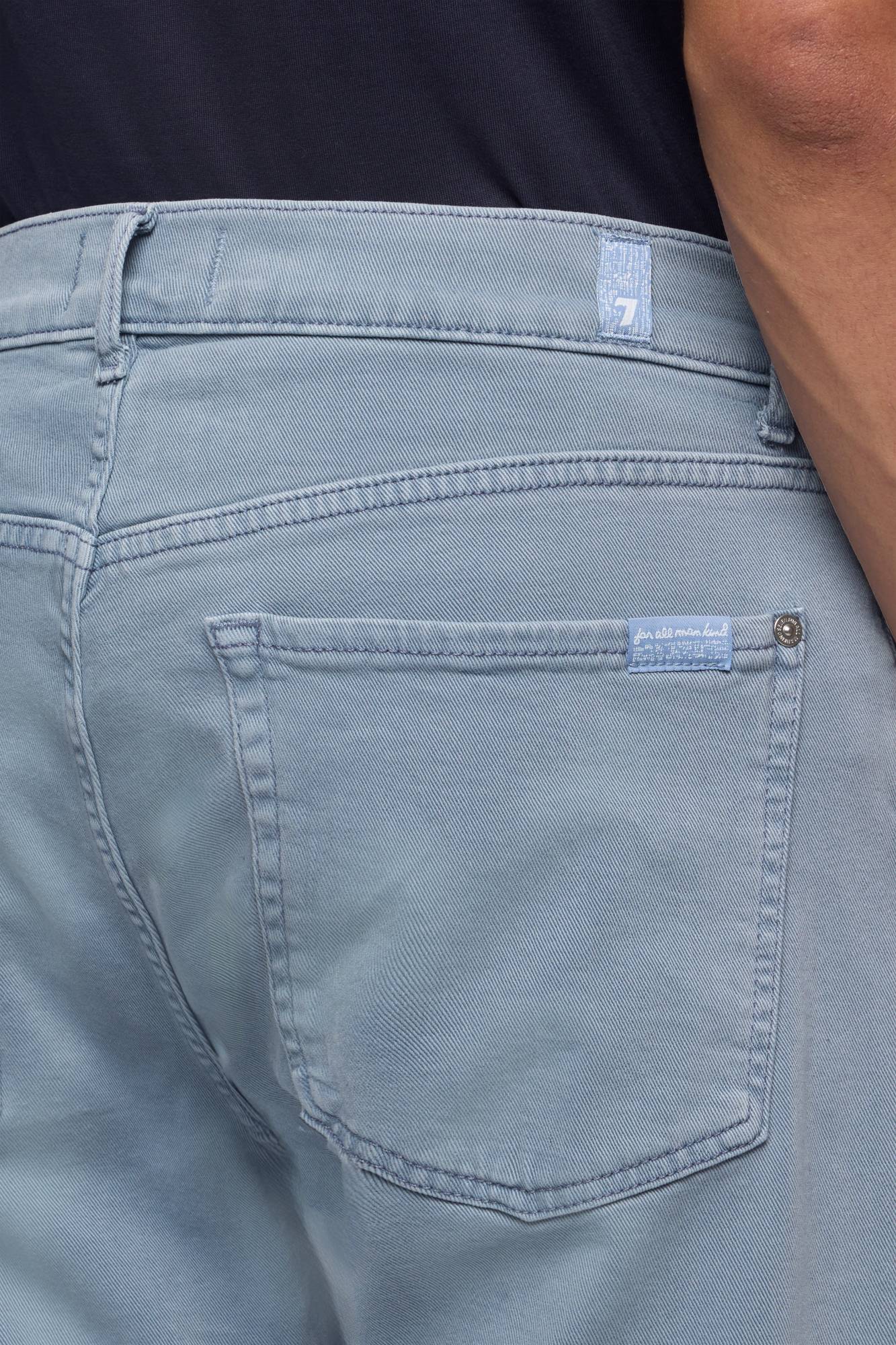 7-for-all-mankind-the-straight-straight-jeans-herren-in-left-hand-cloud image 4