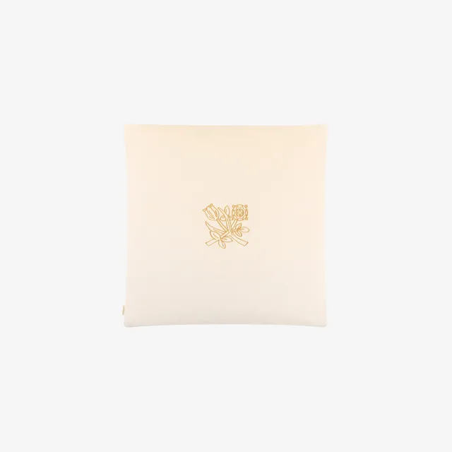 aim-leon-dore-queens-crest-kissen-46x46-cm-creme image 1