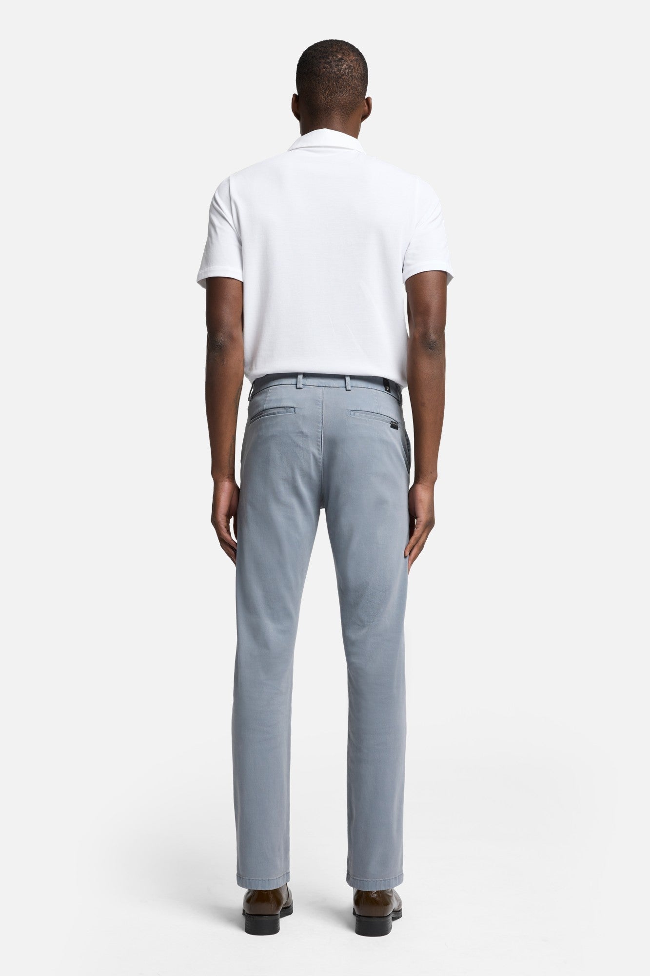 7-for-all-mankind-luxe-performance-slimmy-chino-sleepy-blue-chino image 5