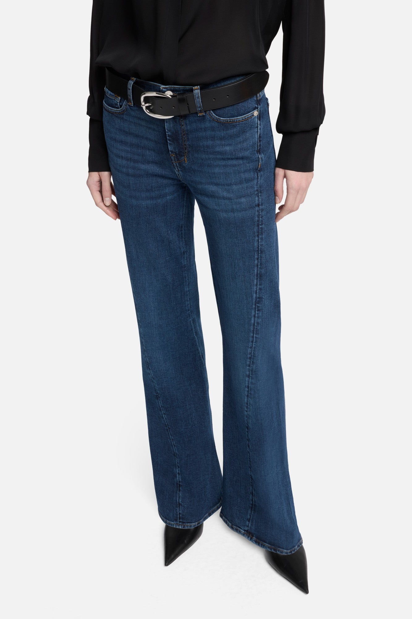 7-for-all-mankind-dojo-tailorless-wide-leg-jeans-gilbert-damen image 4