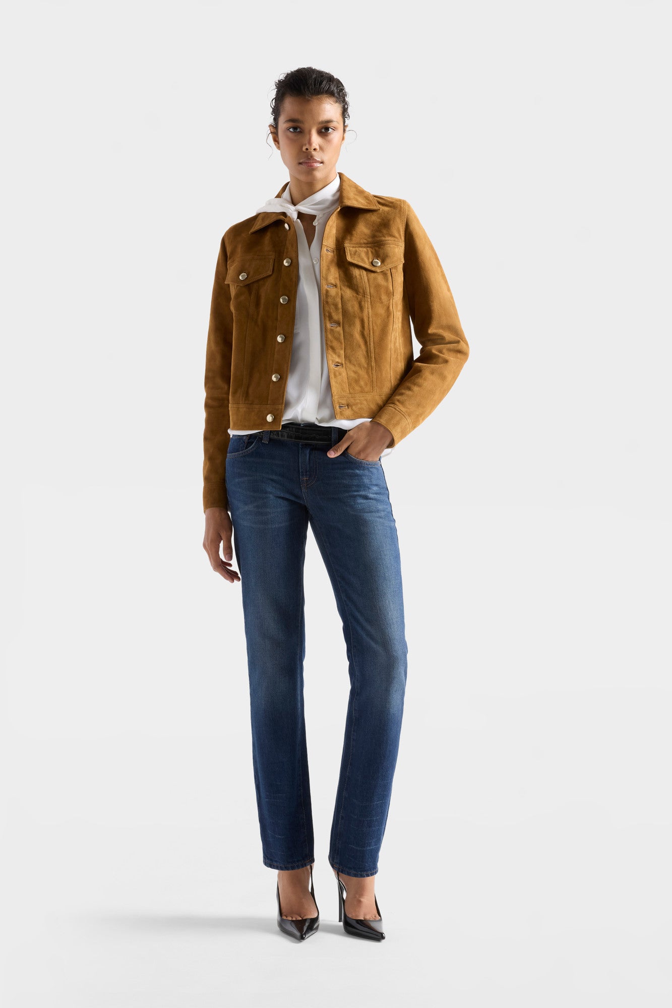 7-for-all-mankind-adi-trucker-jacke-aus-suede-in-cognac image 2