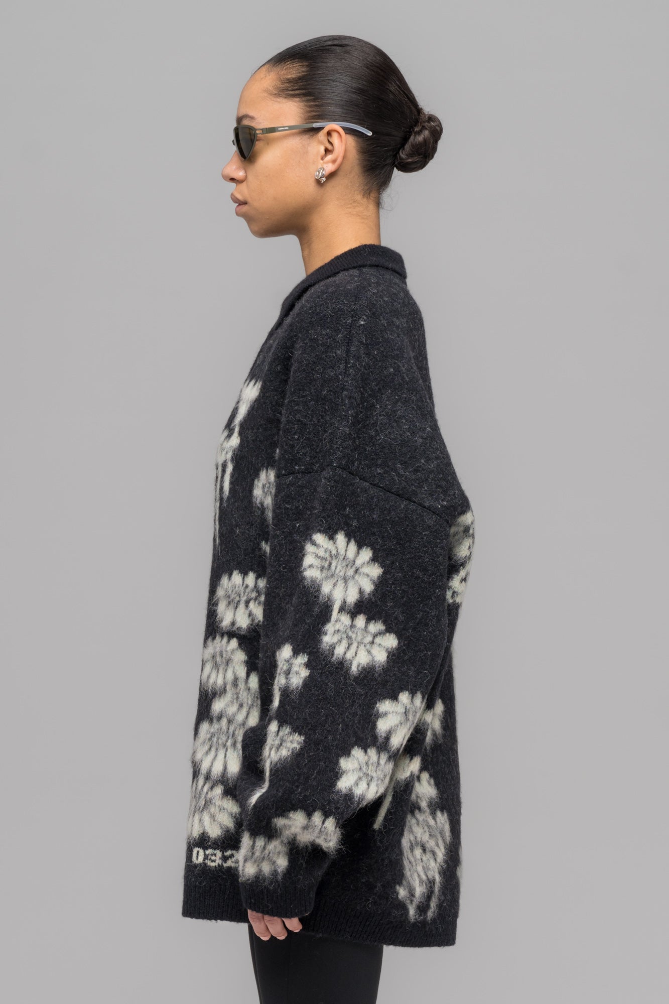 032c-melting-daisies-knit-ls-polo-shirt-oversized-alpakablend-polo-pullover image 3