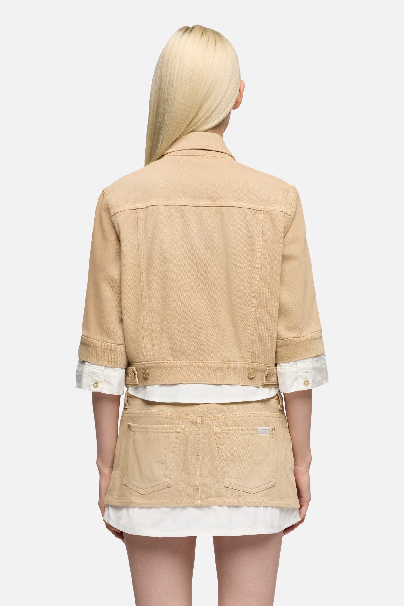 7-for-all-mankind-short-sleeve-trucker-jacket-damen-jeansjacke-in-sand-dune image 5