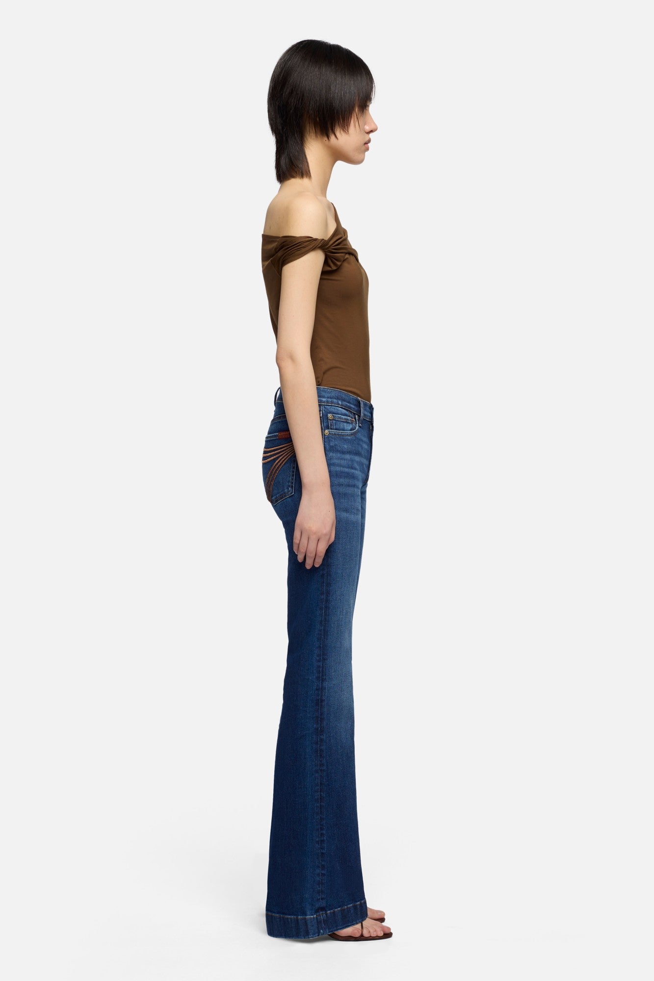 7-for-all-mankind-dojo-jeans-slim-illusion-wide-leg-in-loom-dunkel image 6