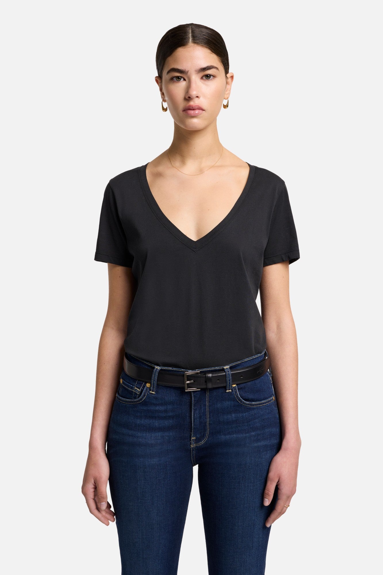 7-for-all-mankind-pima-cotton-easy-v-neck-t-shirt-in-moonless-night image 2