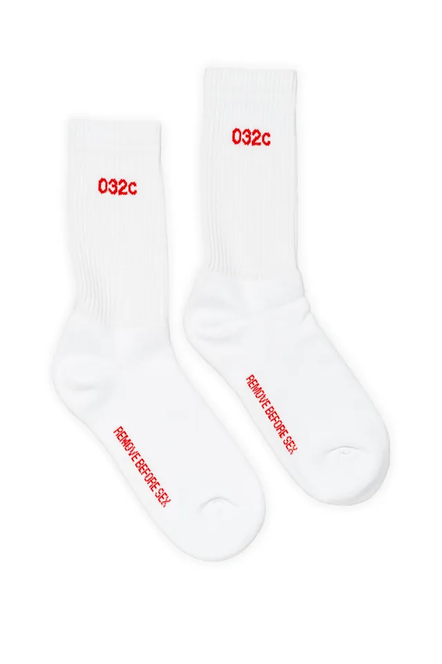 032c-remove-before-sex-socken-wei-rot image 1
