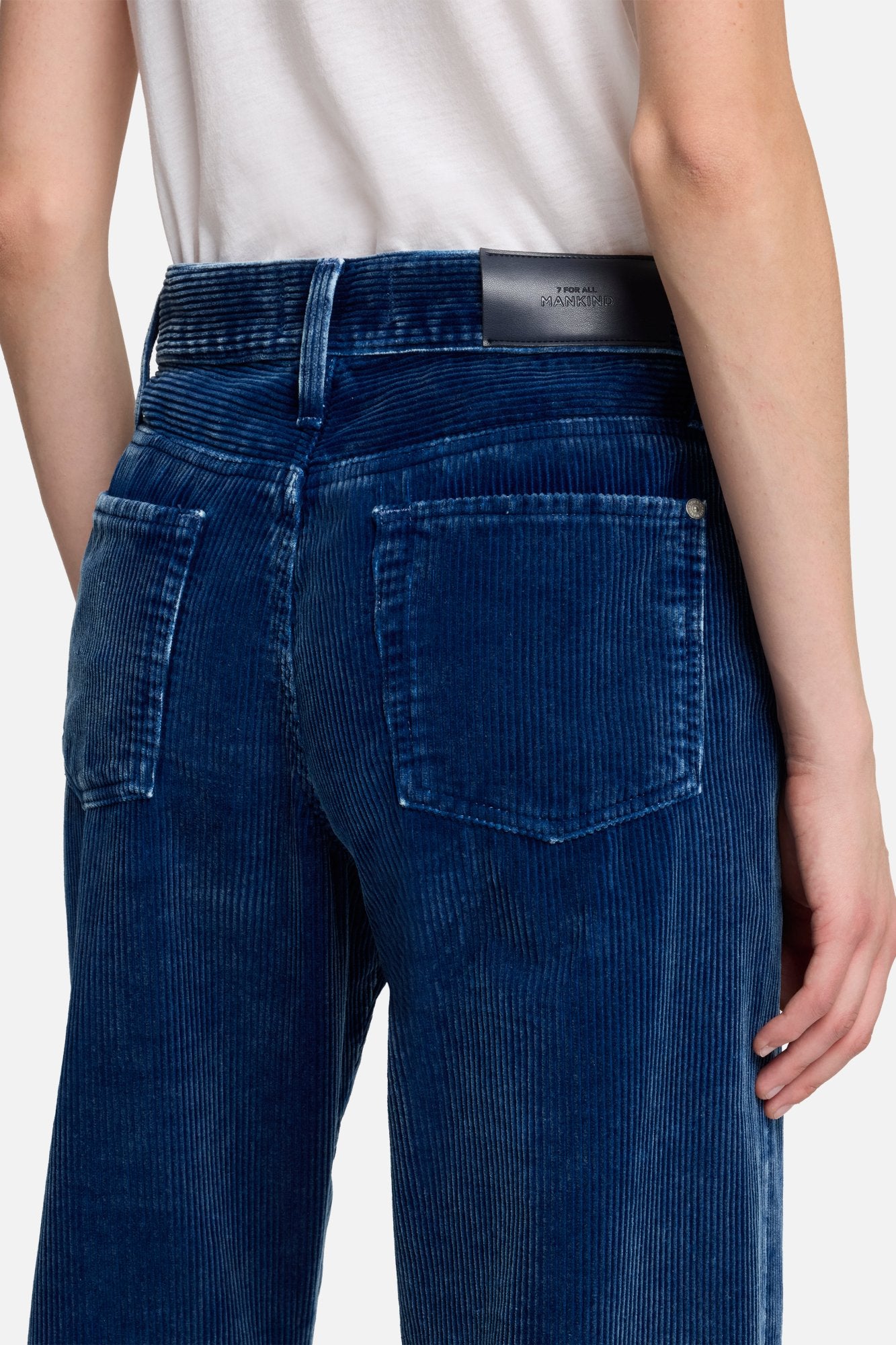 7-for-all-mankind-corduroy-tess-trouser-cordhose-in-oxnard image 4