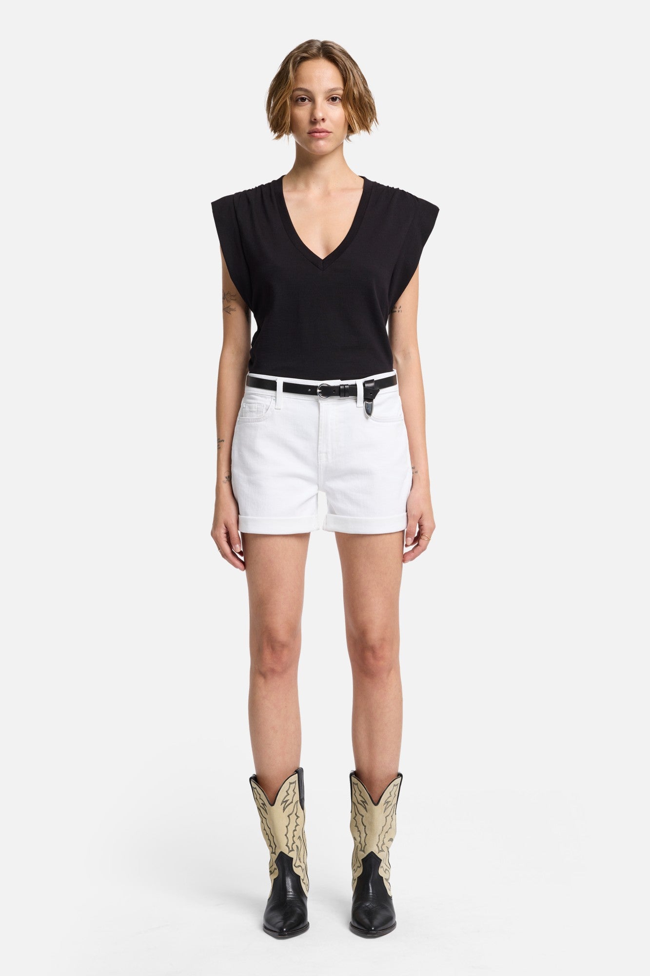 7-for-all-mankind-broken-twill-mid-roll-short-in-white-damen-jeansshorts-mit-mit image 2