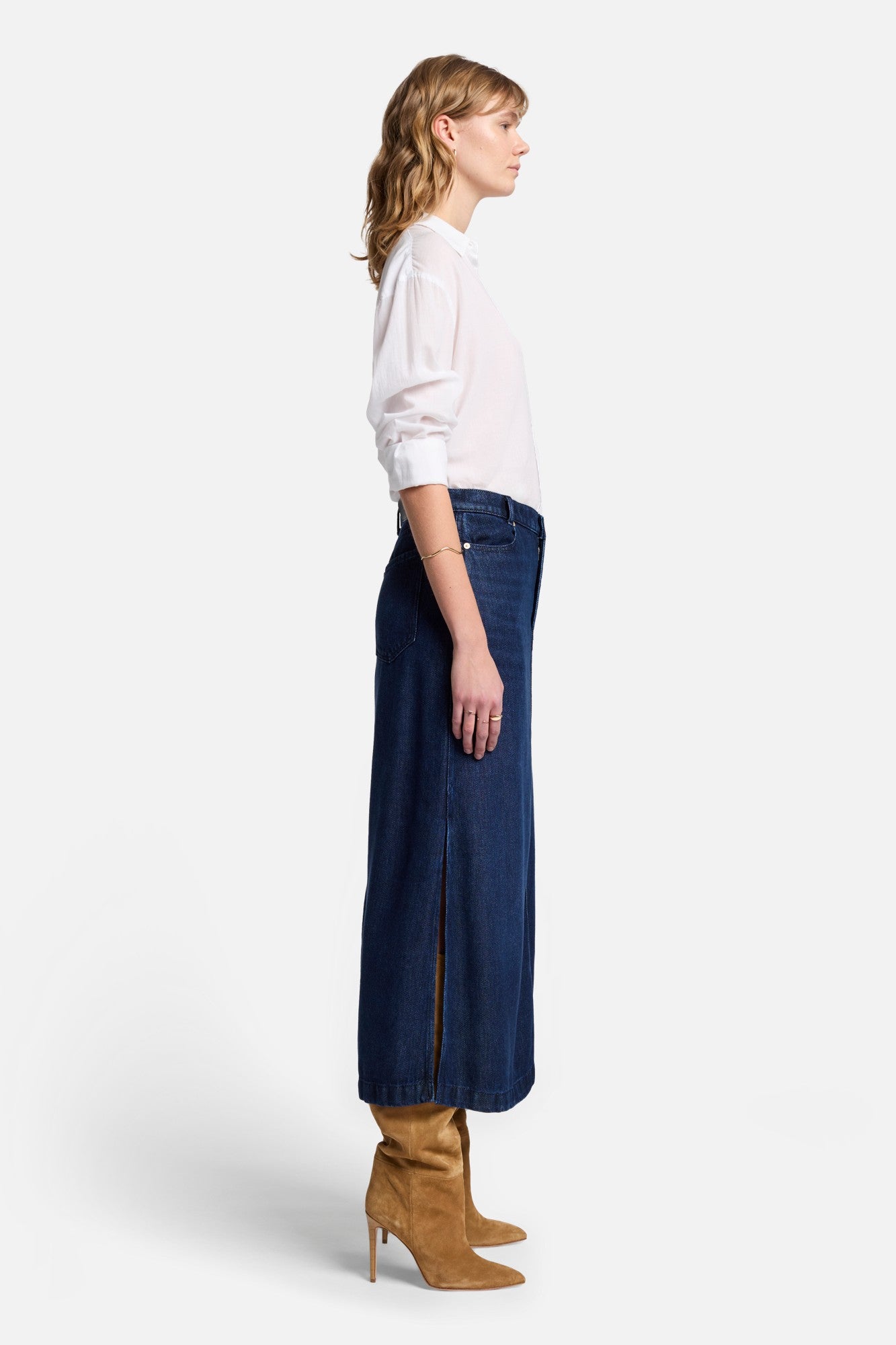 7-for-all-mankind-denim-lustre-midi-rock-in-stormy image 5