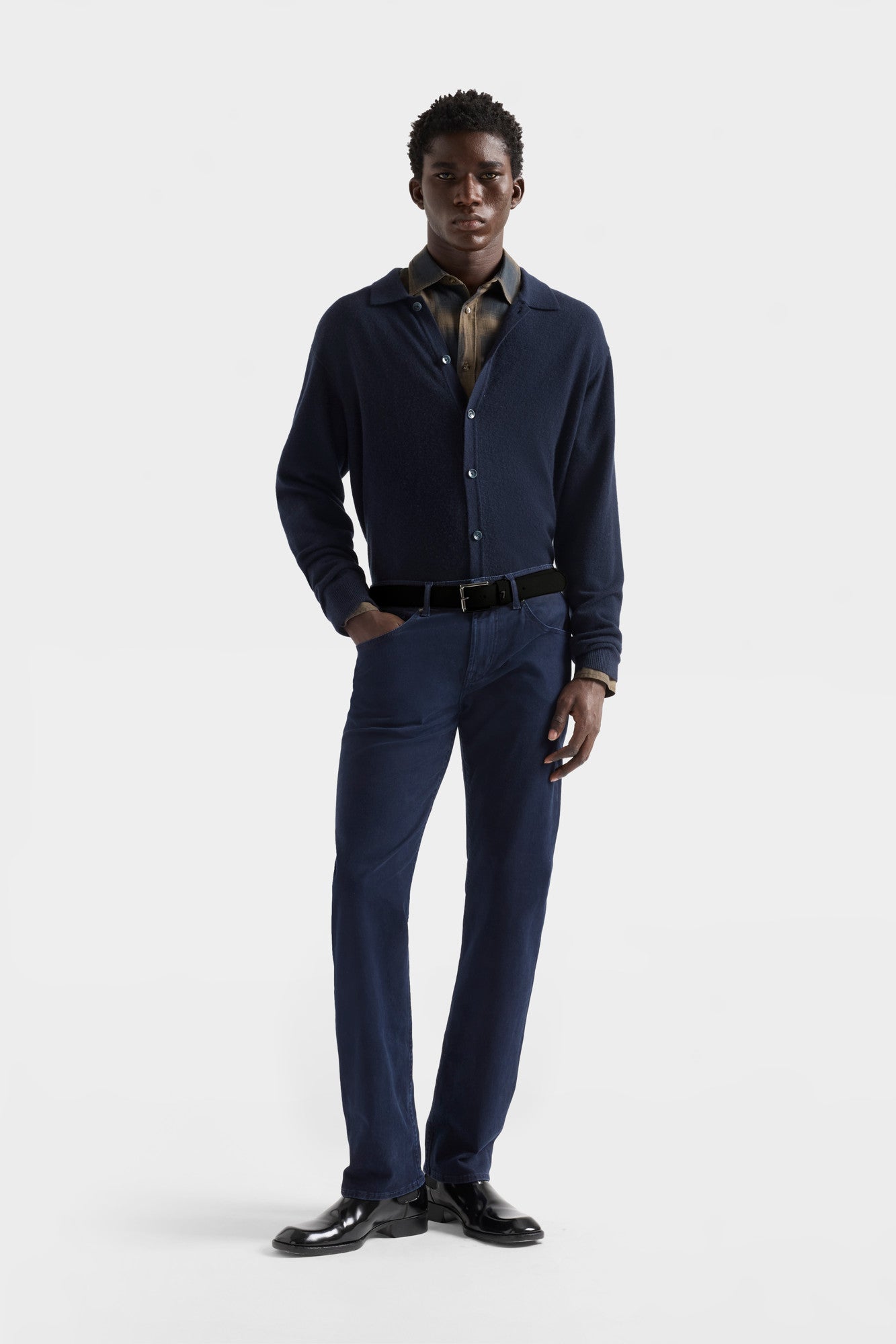 7-for-all-mankind-the-straight-herren-jeans-in-denim-dusk-smoke image 2