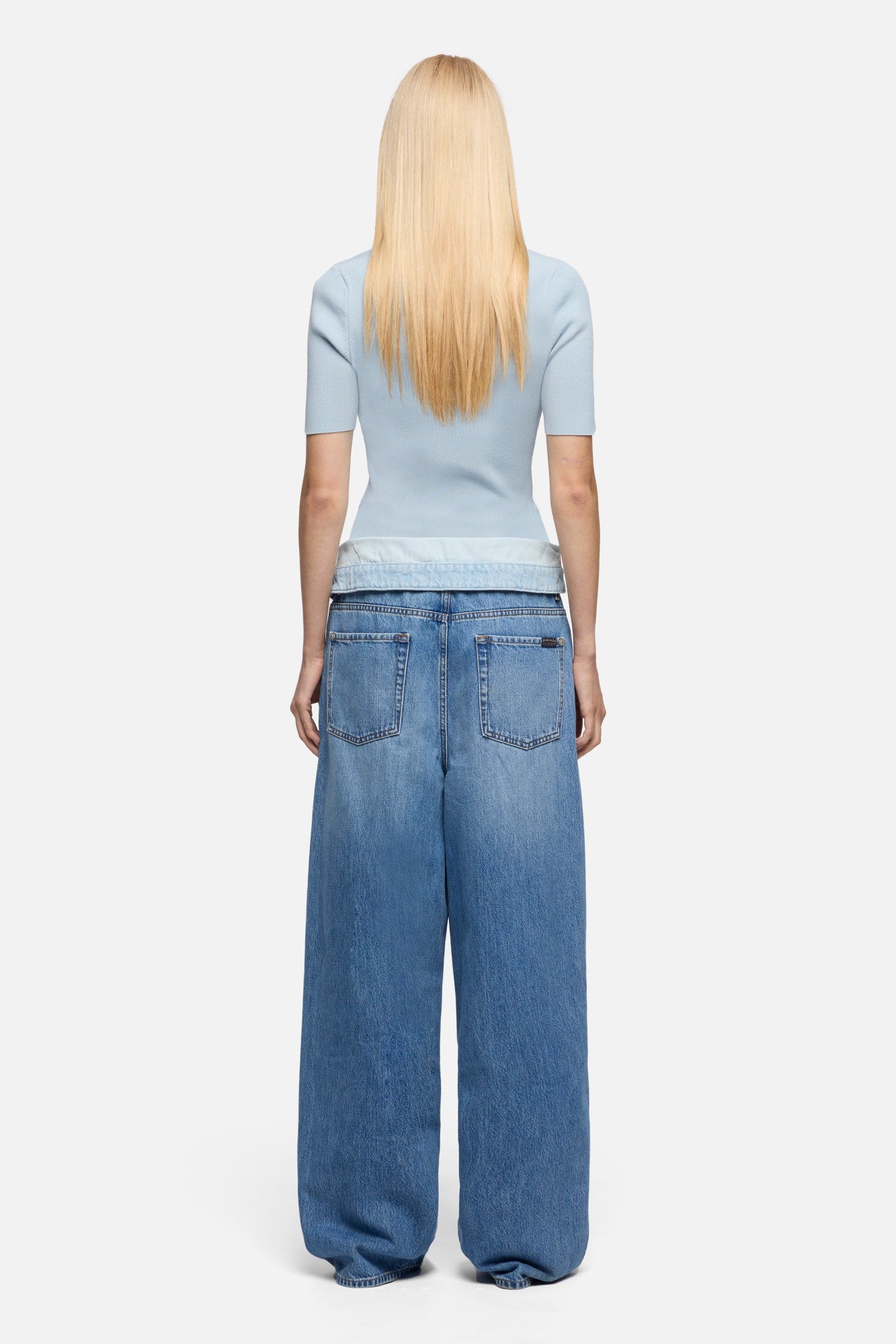 7-for-all-mankind-slouchy-wide-leg-jeans-in-light-shadow image 5
