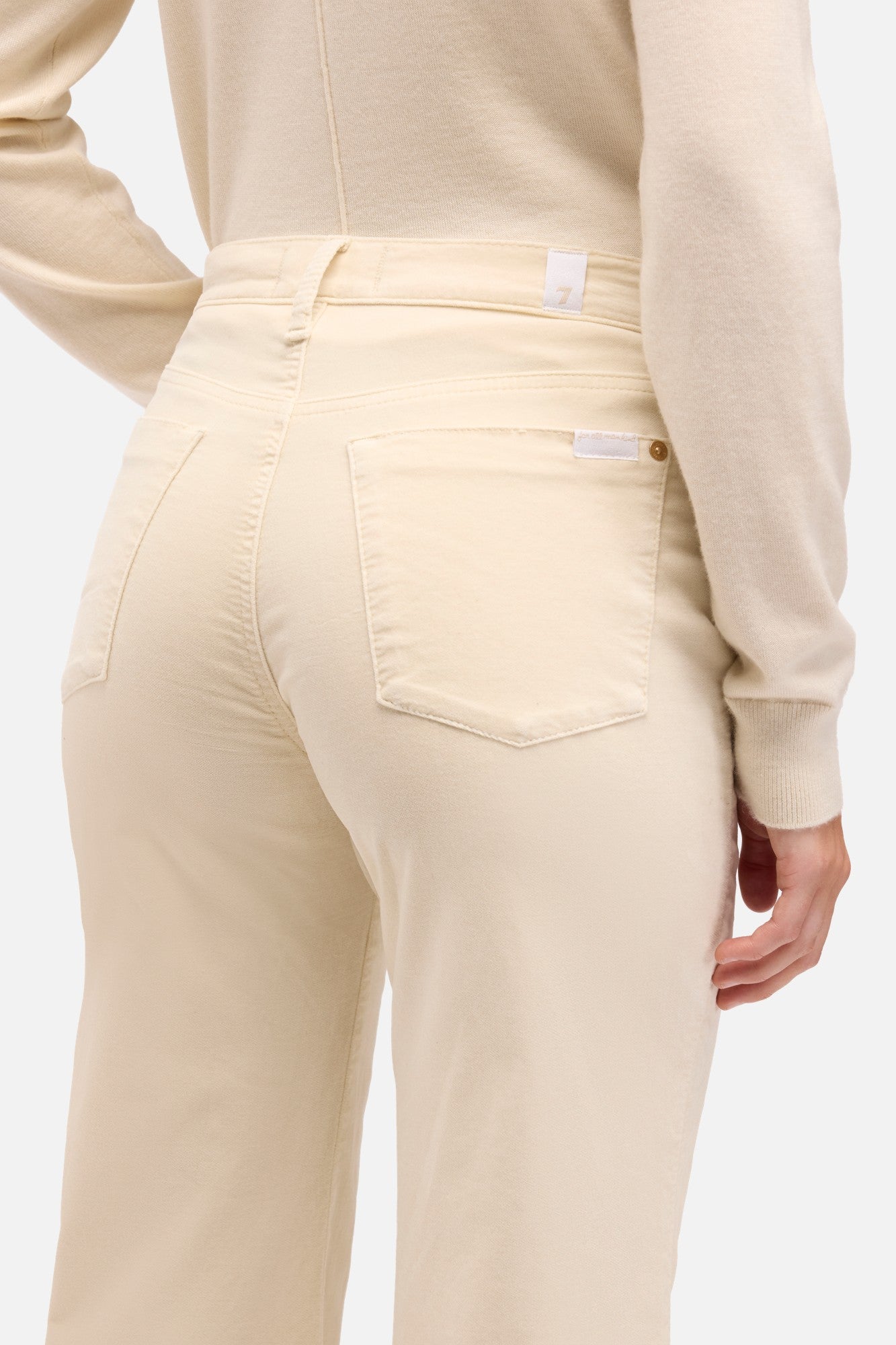 7-for-all-mankind-velvet-retro-flare-samthose-in-natural image 4