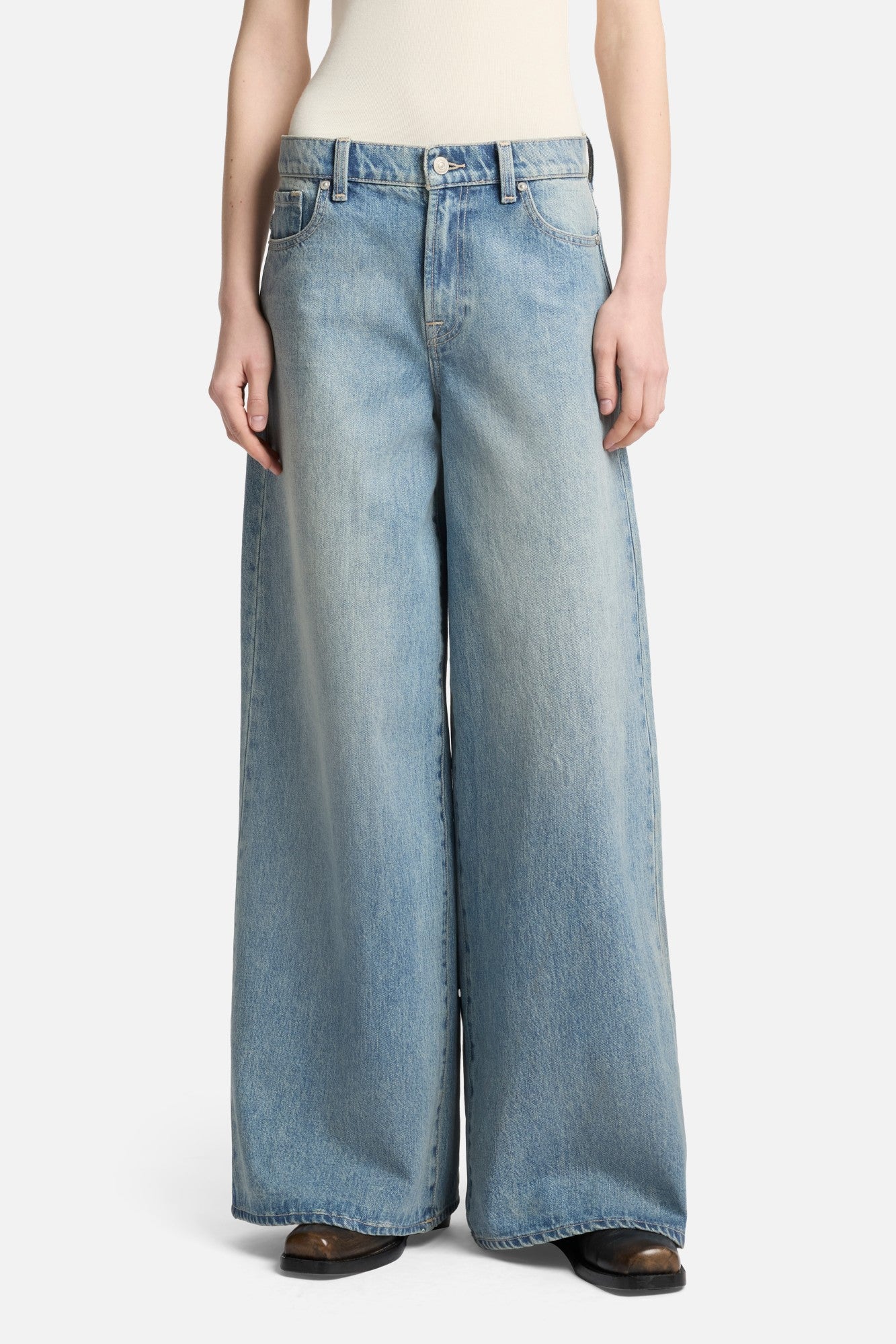 7-for-all-mankind-marie-wide-leg-coated-midland image 3