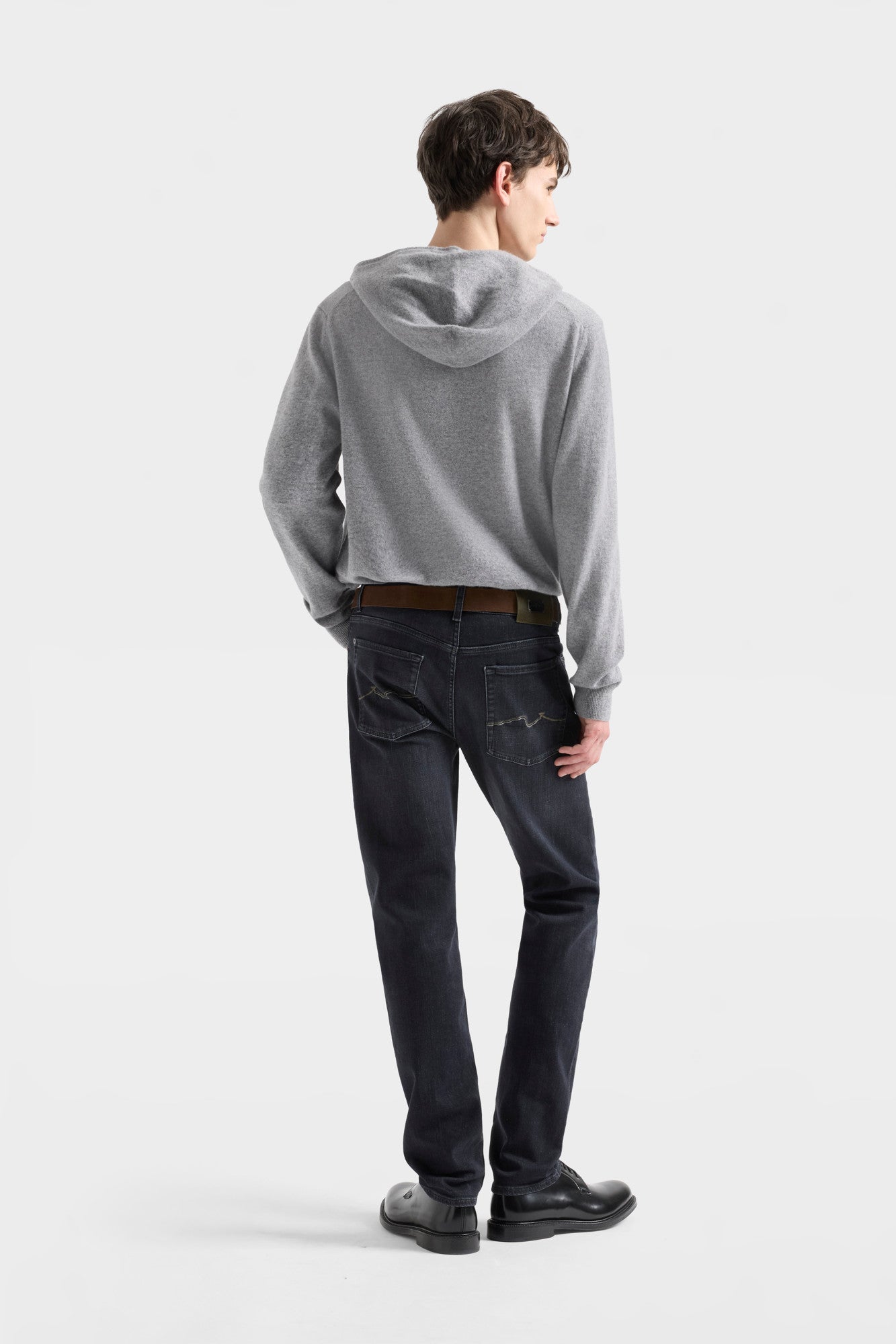 7-for-all-mankind-slimmy-luxe-performance-soot-herren-jeans image 5
