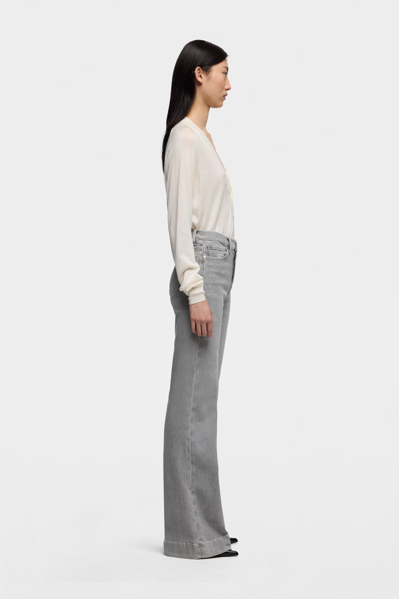 7-for-all-mankind-modern-dojo-flare-jeans-silver-wash image 6
