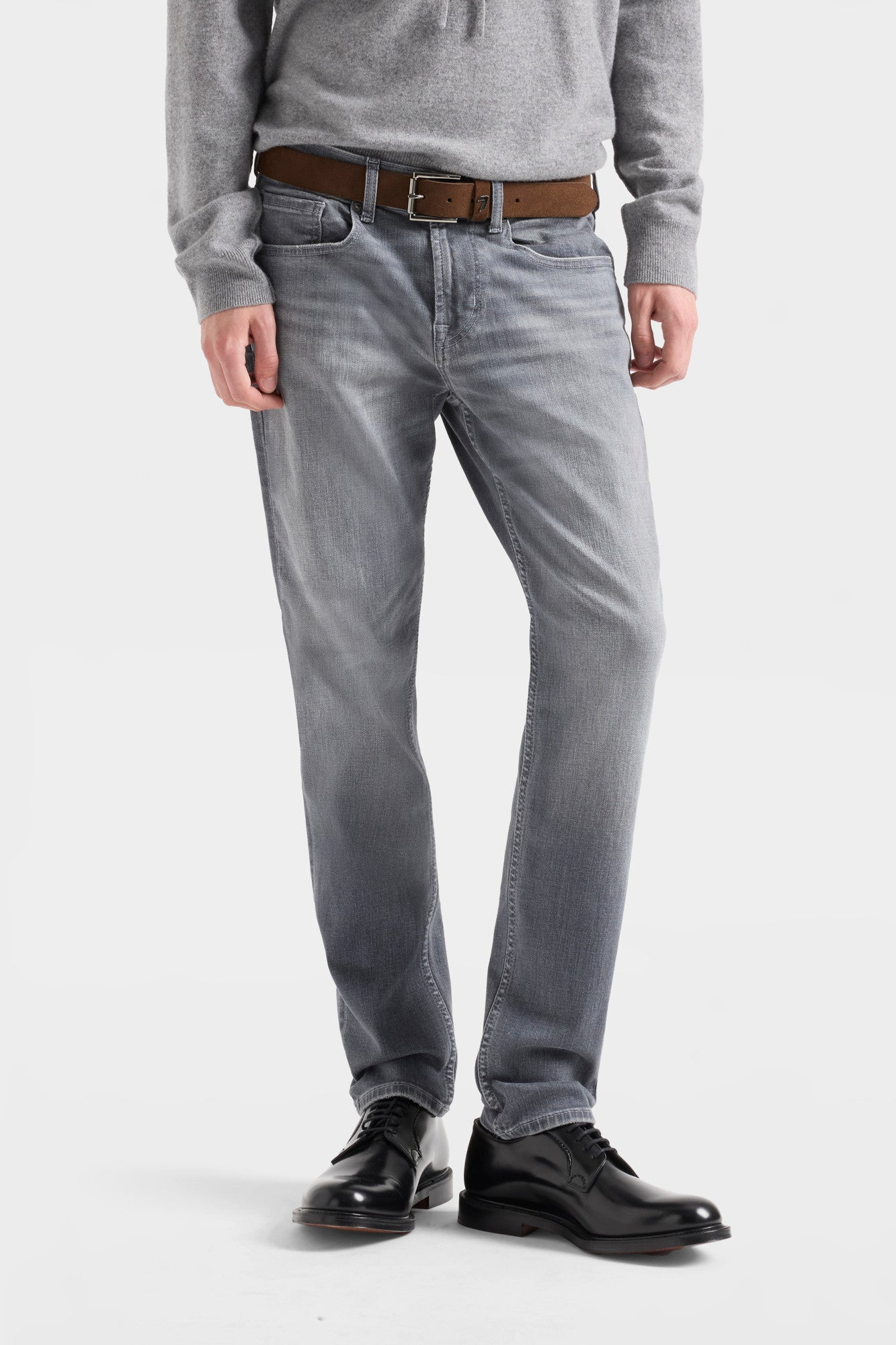 7-for-all-mankind-slimmy-tapered-luxe-performance-jeans-in-hasting image 3