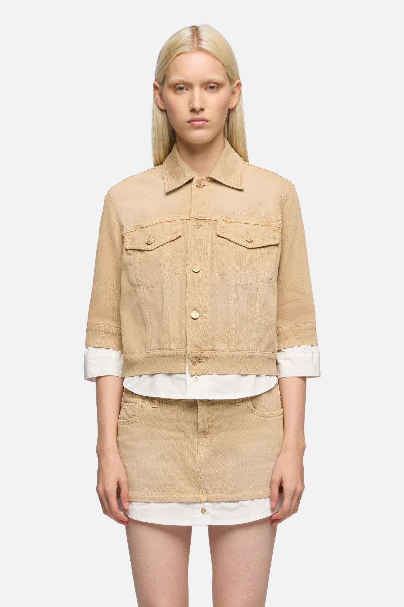 7-for-all-mankind-short-sleeve-trucker-jacket-damen-jeansjacke-in-sand-dune image 3