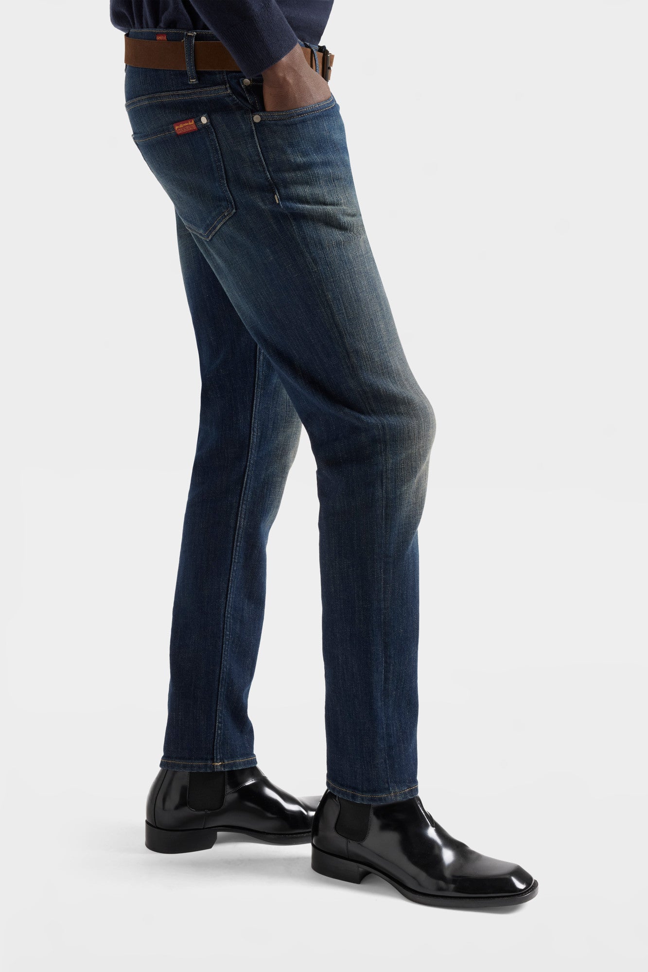 7-for-all-mankind-slimmy-tapered-jeans-luxe-vintage-saltbrush image 6