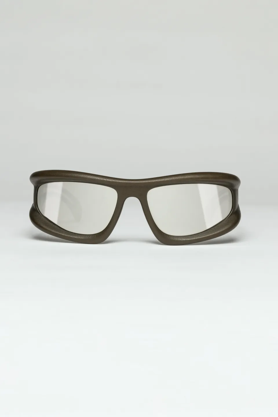 032c-x-mykita-marfa-sonnenbrille-safari-green-mylon image 1