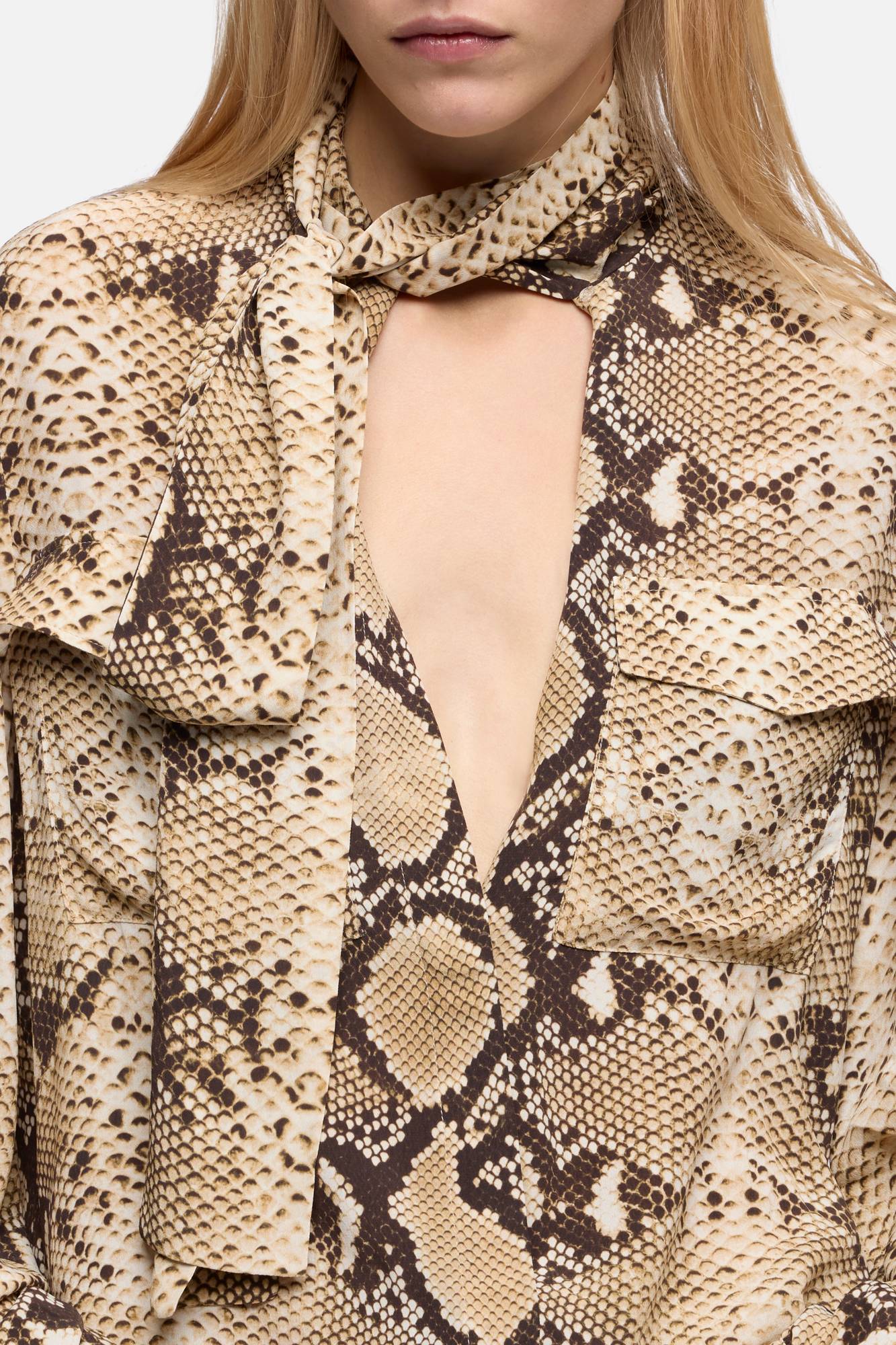 7-for-all-mankind-balloon-sleeve-blouse-viscose-snake image 4