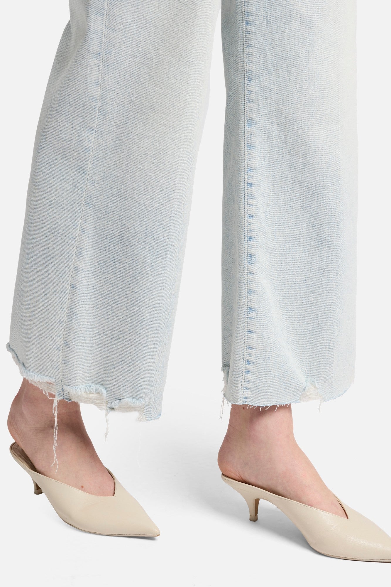 7-for-all-mankind-luxe-vintage-jo-cropped-jeans-ultra-high-rise-in-maui image 4