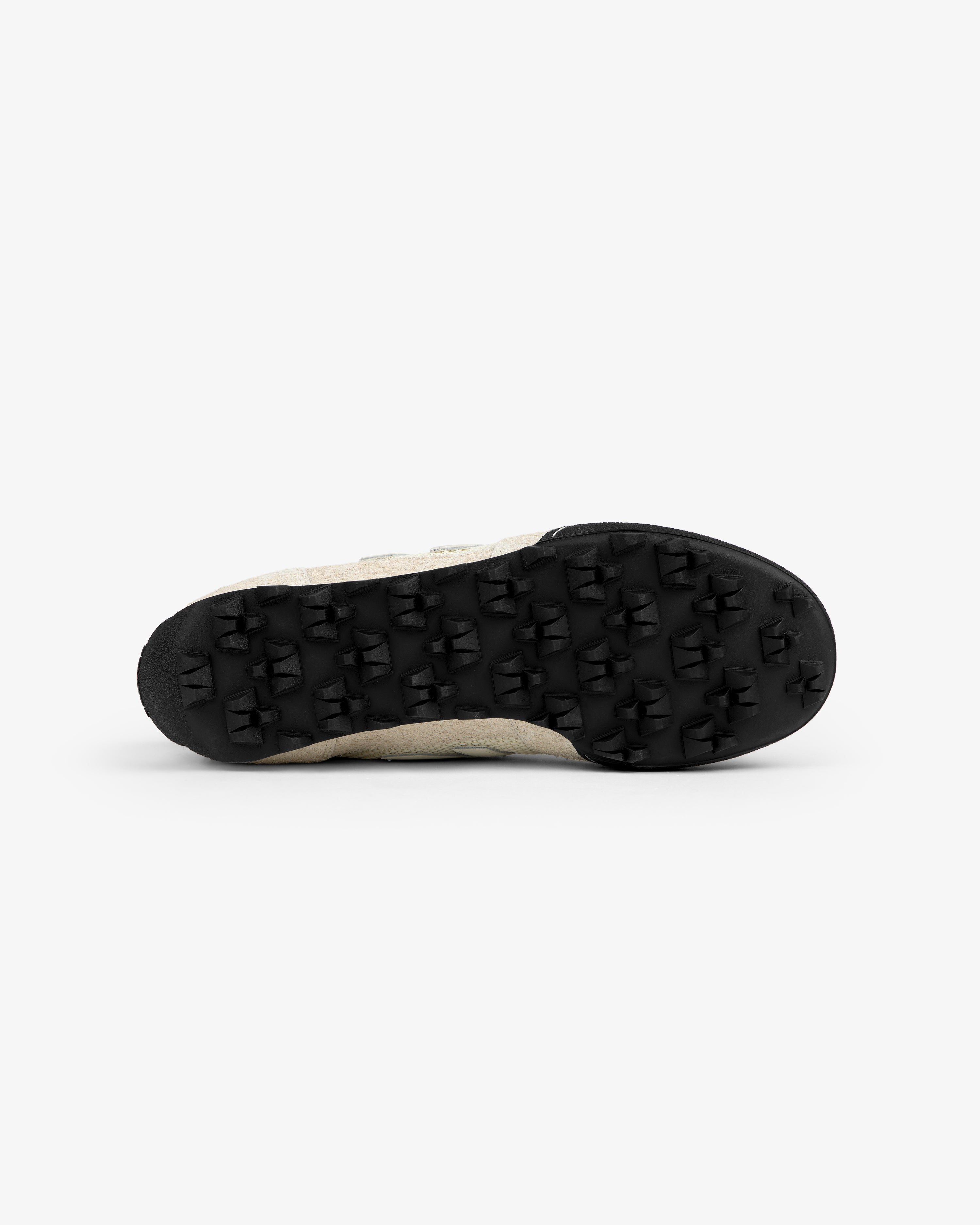 ald-new-balance-gator-sneaker-cream-hairy-suede-unisex image 8
