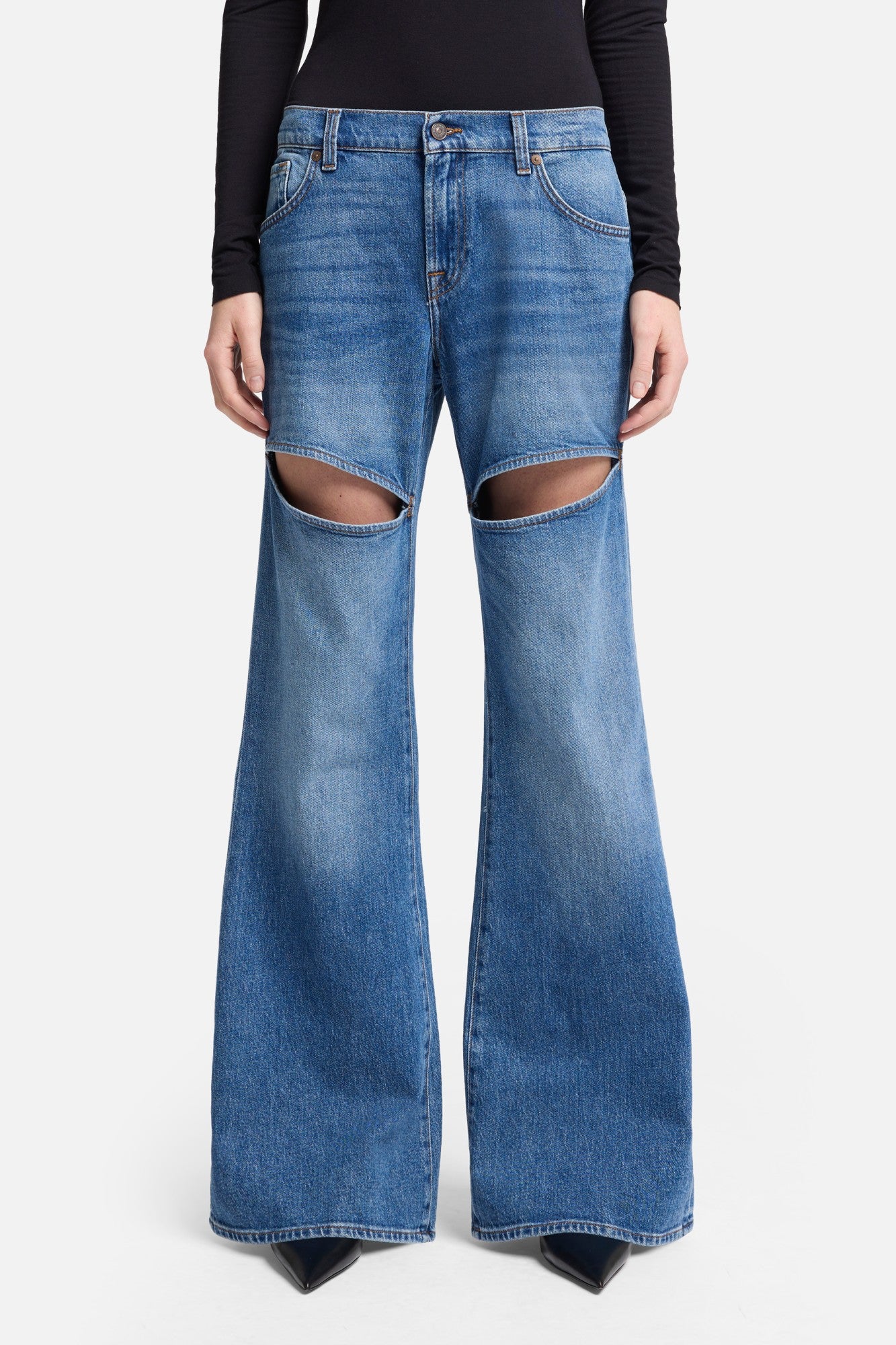 7-for-all-mankind-spencer-flare-jeans-in-weekend image 3