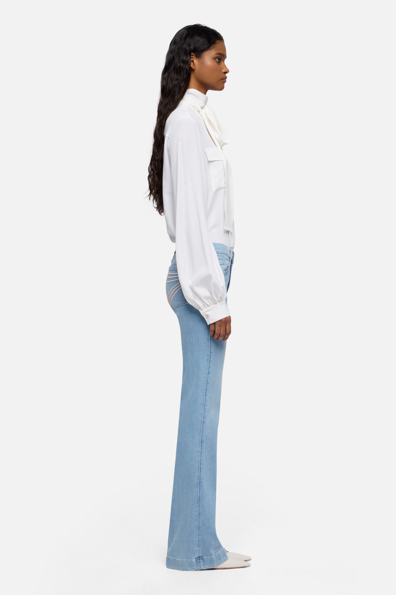 7-for-all-mankind-dojo-jeans-slim-illusion-wide-leg-in-indigo-bloom-hell image 6