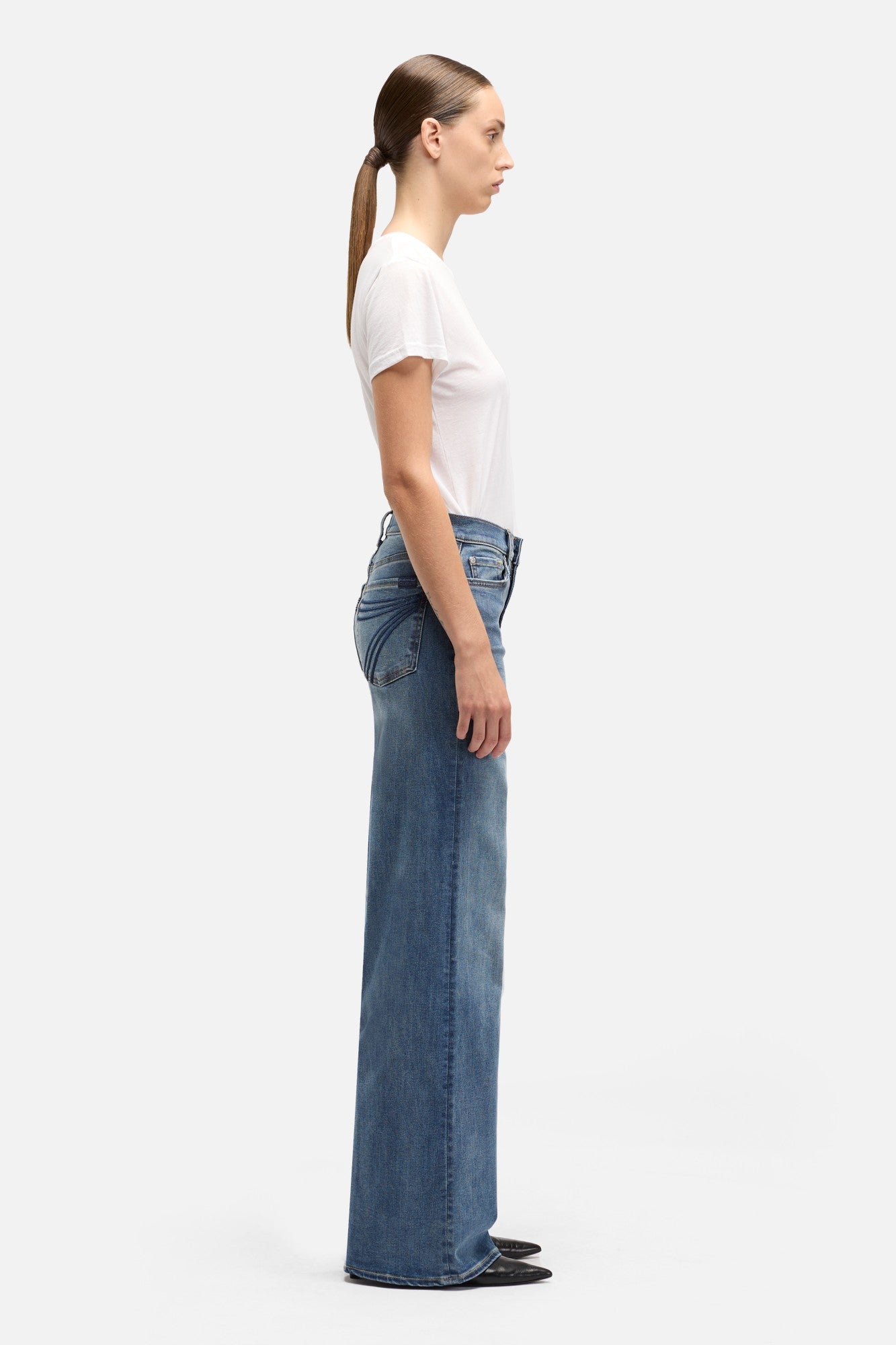 7-for-all-mankind-ultra-high-rise-jo-wide-leg-jeans-slim-illusion-swim image 6