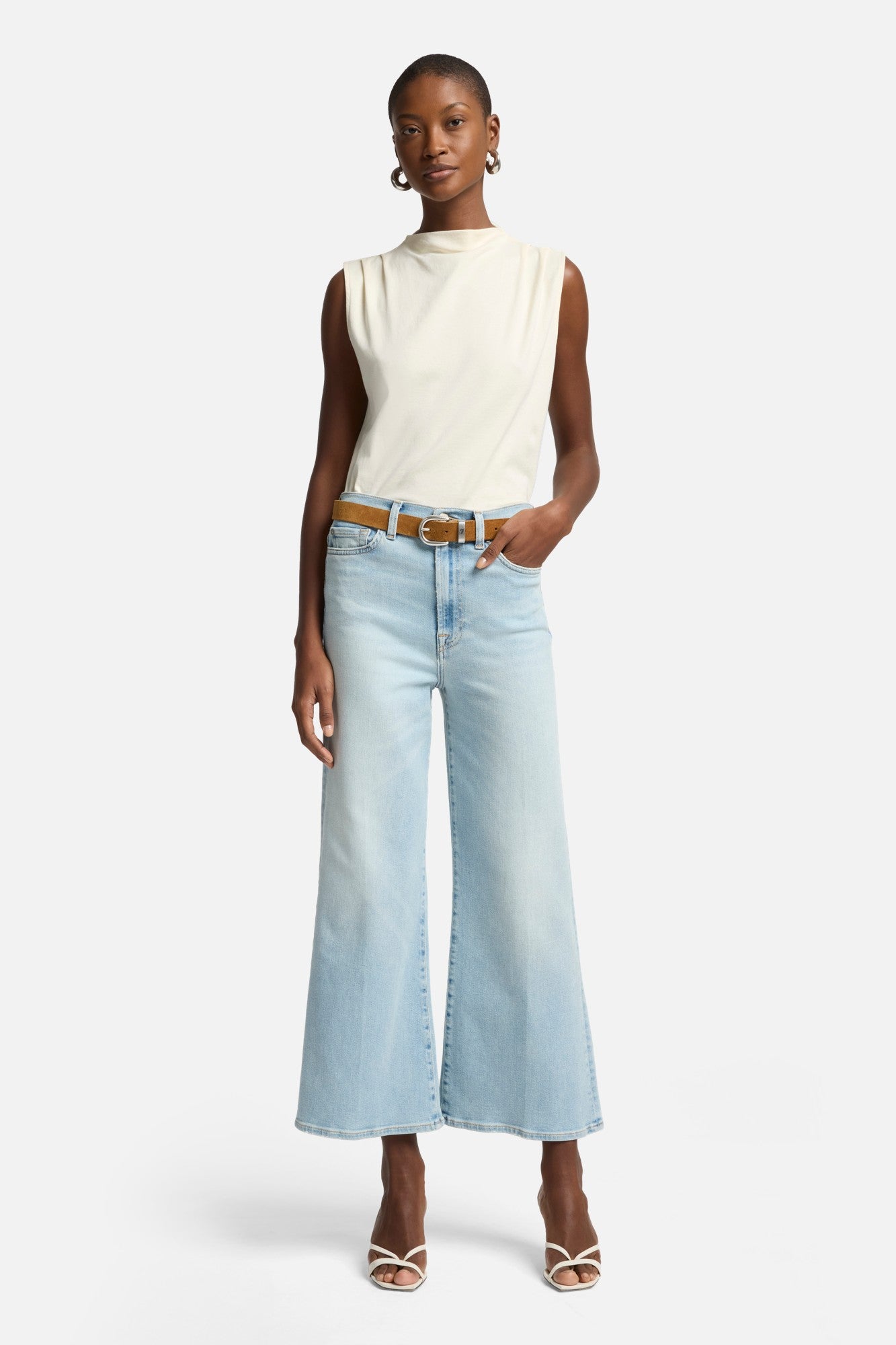 7-for-all-mankind-luxe-vintage-ultra-high-rise-cropped-jo-sunset-beach-jeans image 2