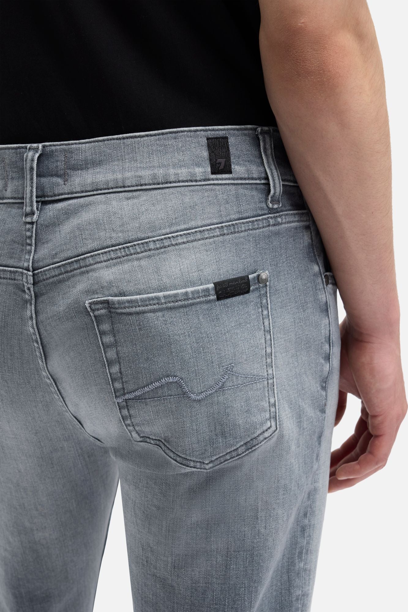 7-for-all-mankind-luxe-performance-slimmy-tapered-jeans-urban-grau image 4