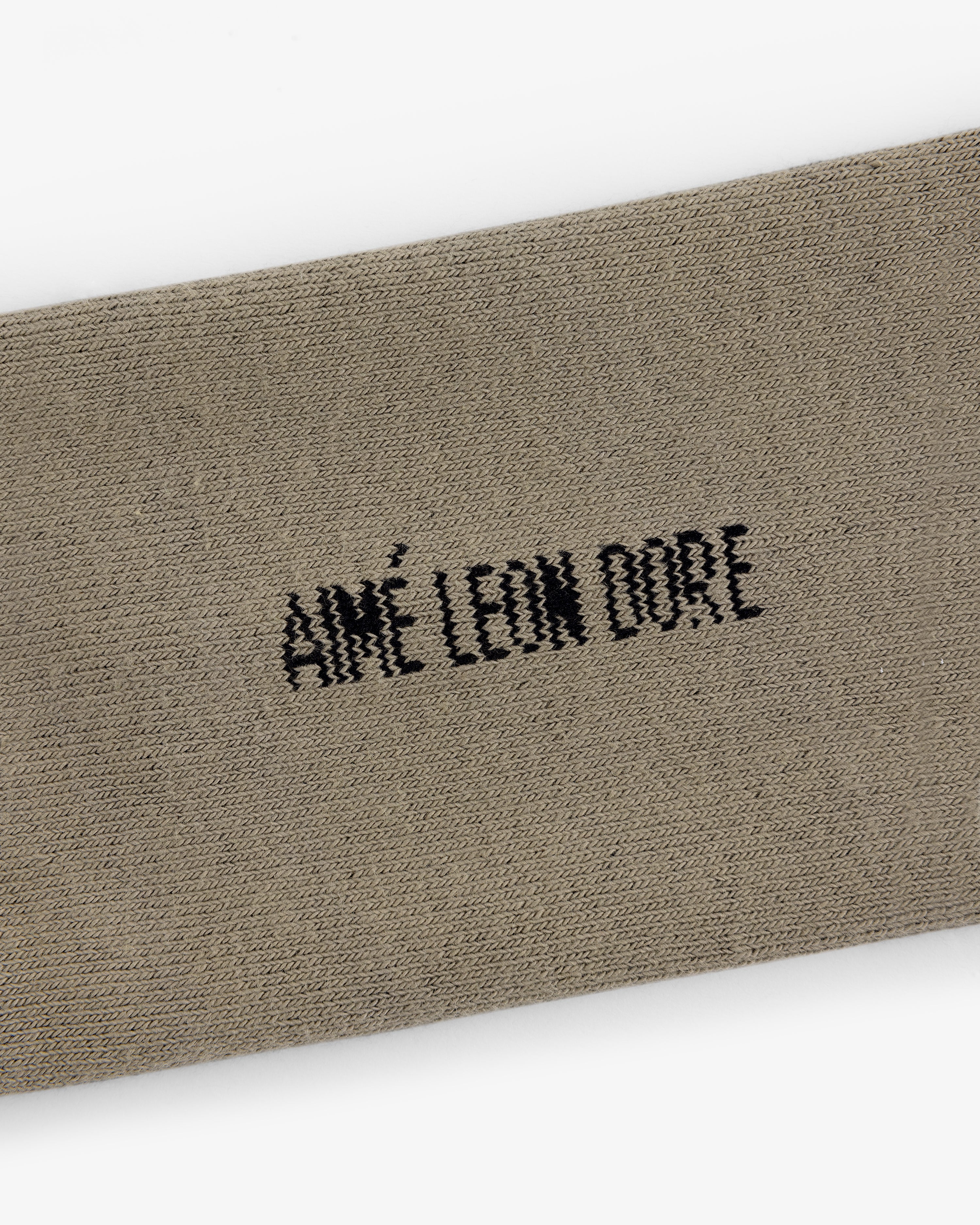 aim-leon-dore-crew-sock-3-pack-taupe-grey-cream-unisex-socken image 4