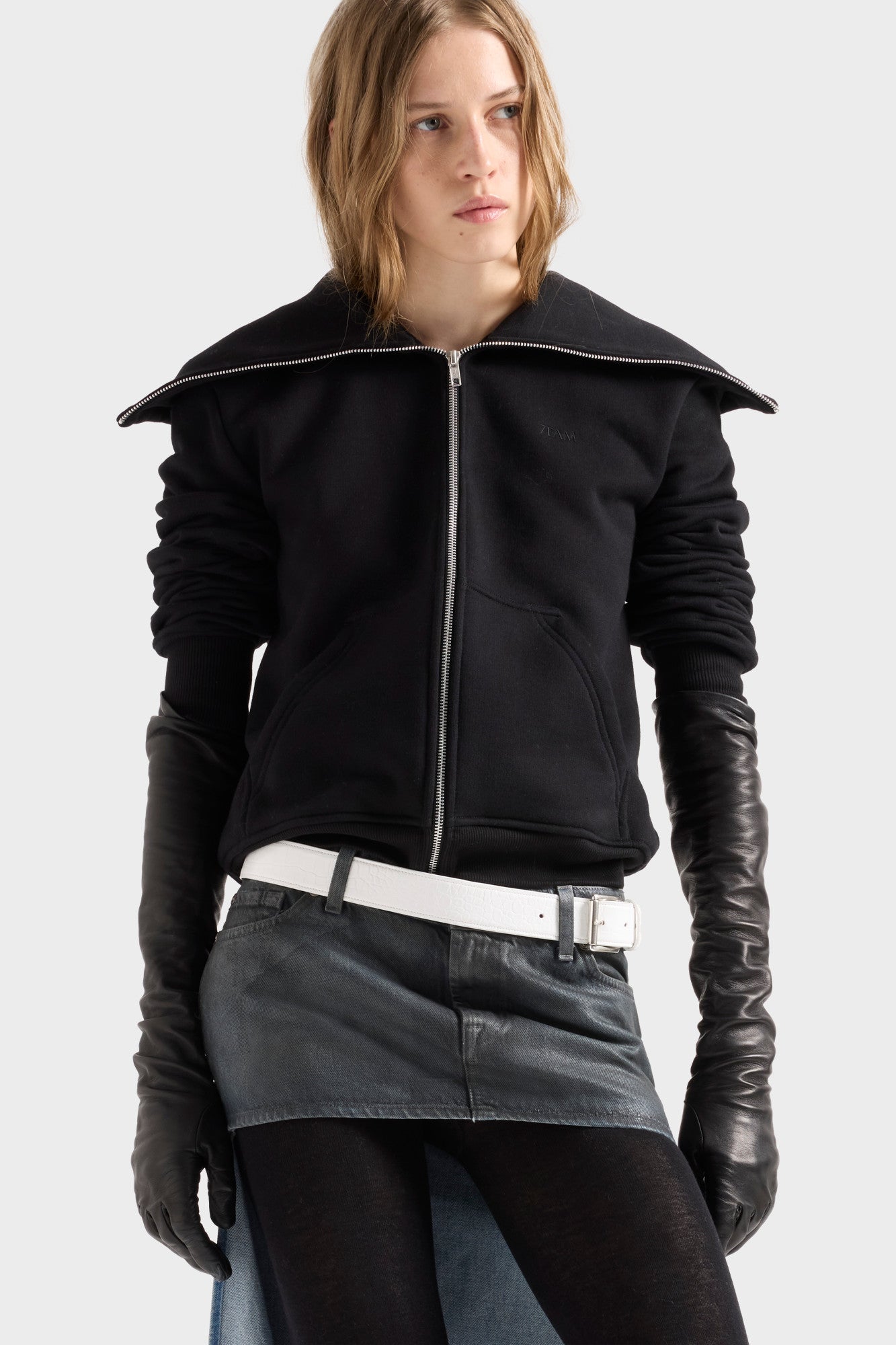 7-for-all-mankind-high-neck-zip-hoodie-cropped-black image 3