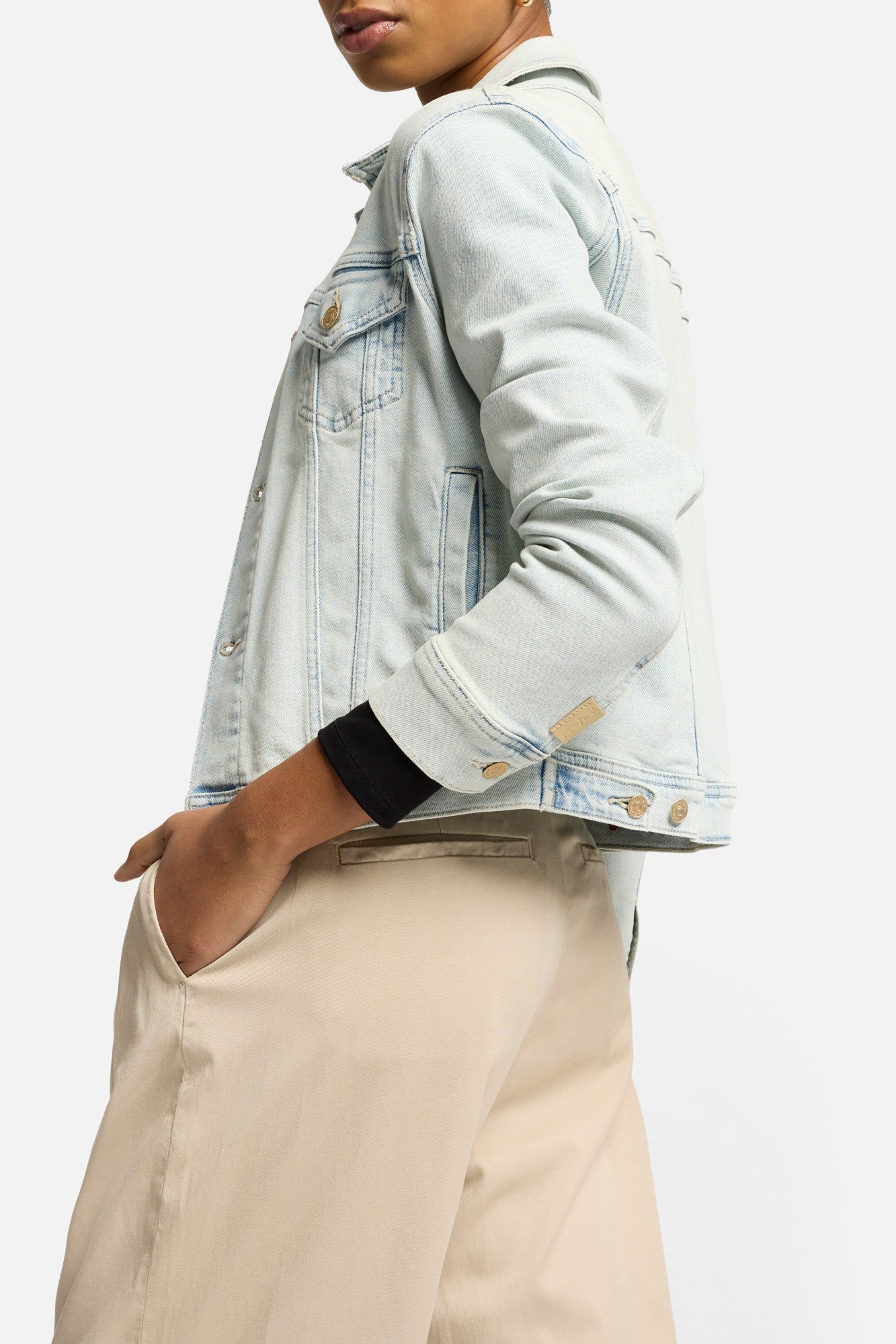 7-for-all-mankind-luxe-vintage-trucker-jeansjacke-in-maui image 4