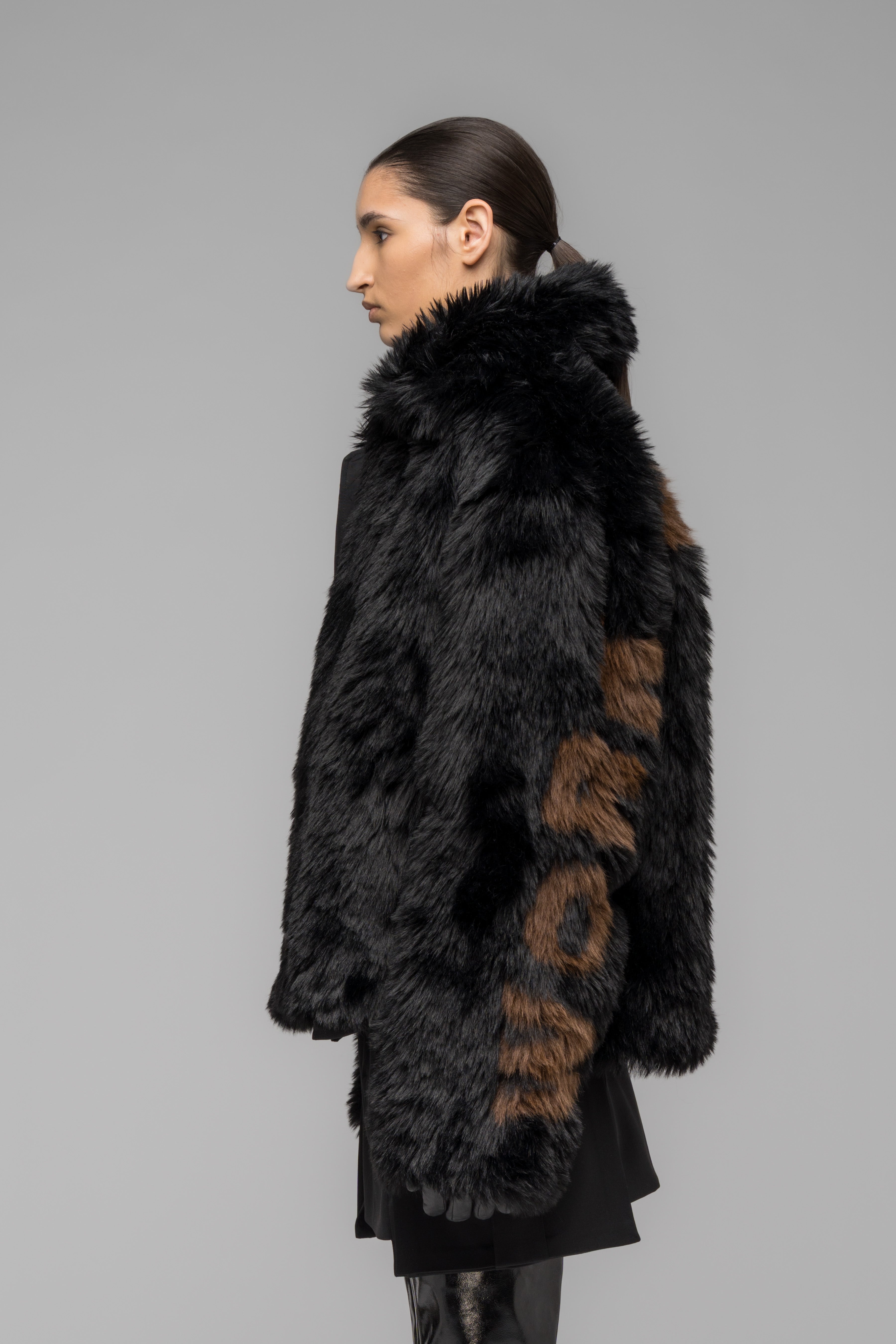 032c-muddy-faux-fur-blouson-oversize-kunstfell-jacke image 4