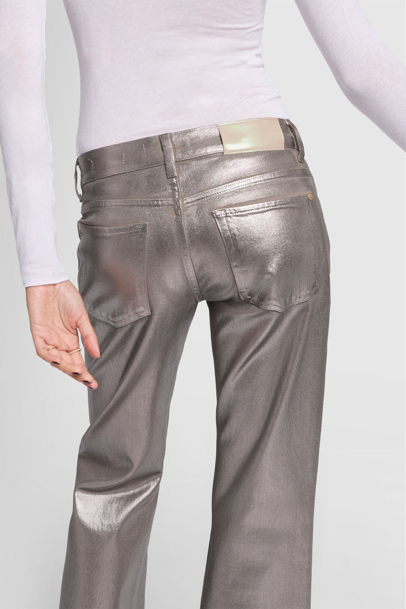 7-for-all-mankind-spencer-flare-champagne-damen-coated-jeans image 3