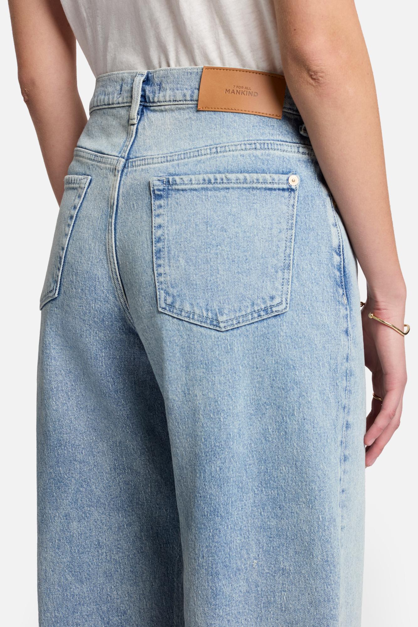 7-for-all-mankind-mankind-bonnie-barrel-leg-jeans-serenade image 7